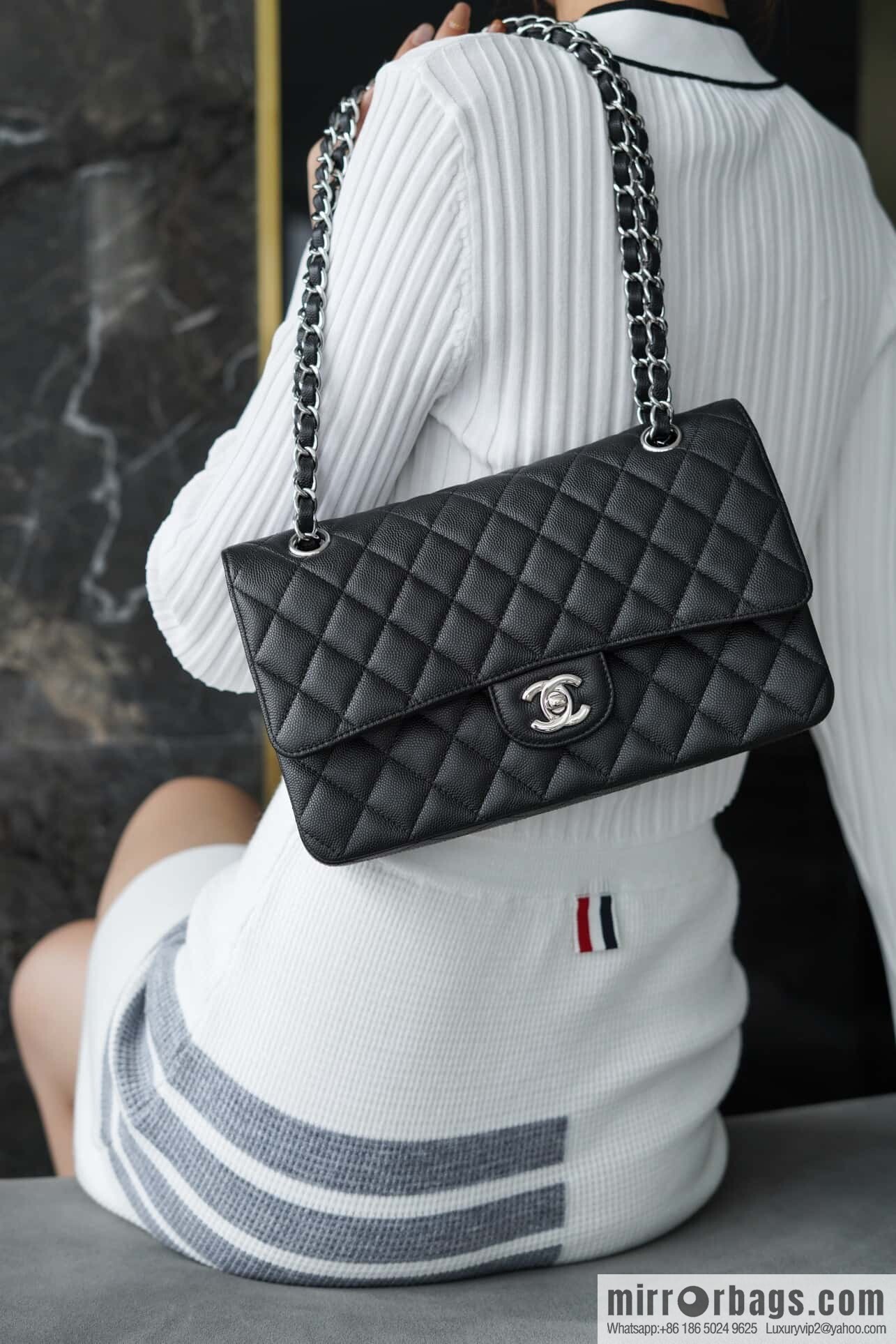 โ๐ฝ ๐๐น๐ฎ๐๐๐ถ๐ฐ ๐๐น๐ฎ๐ฝ | Original Caviar ๐ Medium, Black Silver ๐ค A01112