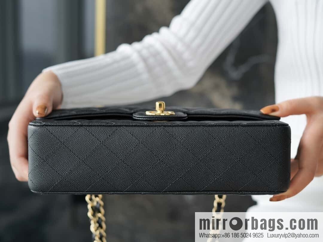 ℂ𝔽 𝗖𝗹𝗮𝘀𝘀𝗶𝗰 𝗙𝗹𝗮𝗽 | original caviar 🐂 medium, black gold 🖤 A01112