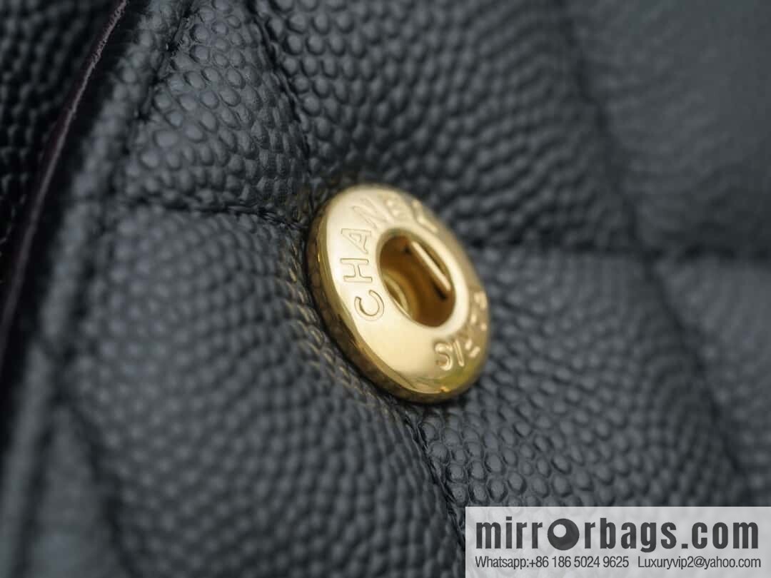 ℂ𝔽 𝗖𝗹𝗮𝘀𝘀𝗶𝗰 𝗙𝗹𝗮𝗽 | original caviar 🐂 medium, black gold 🖤 A01112