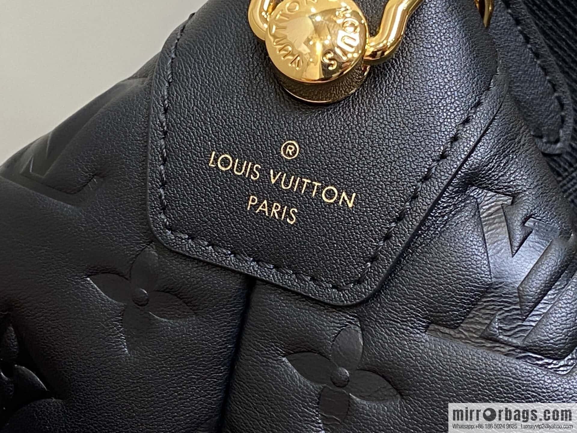 [Boutique‑grade] M12068 black, full leather chain bag Coussin Hobo MM handbag