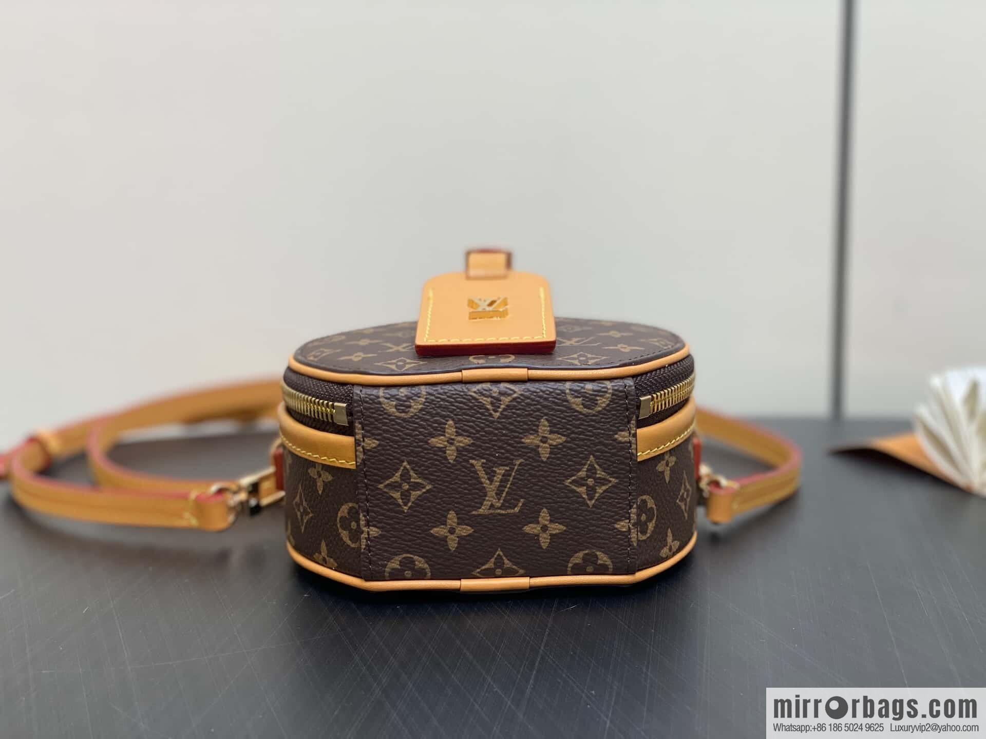 [Boutique‑grade] M83575 presbyopia M83614 yellow flower, small apple bag MINI round cake bag Mini Boite Chapeau handbag
