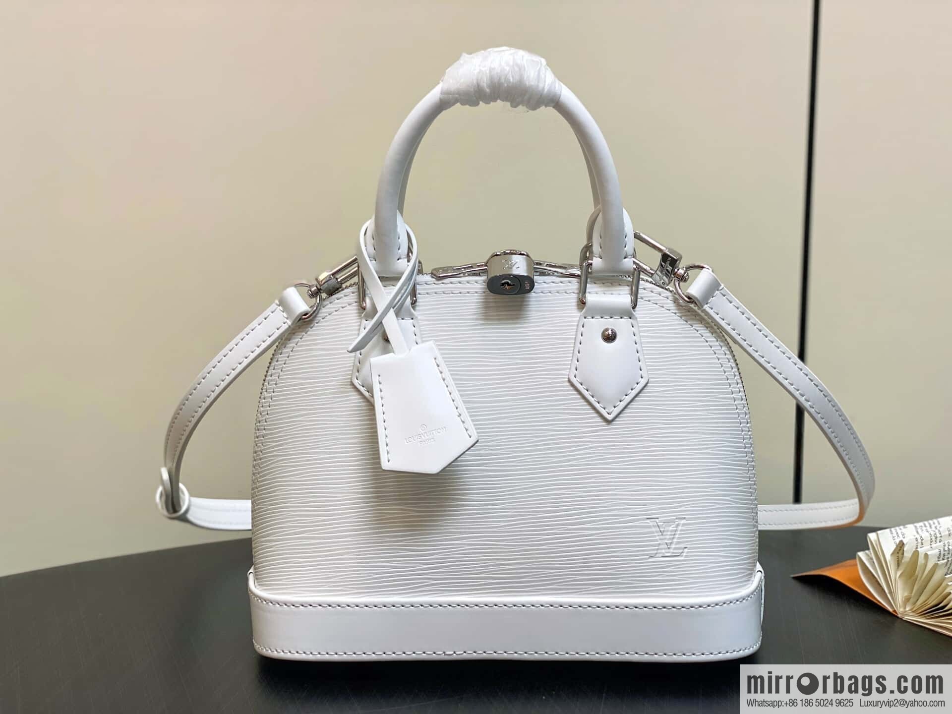 [Boutique‑grade] M11381 white, water ripple shell bag Sac Alma BB handbag