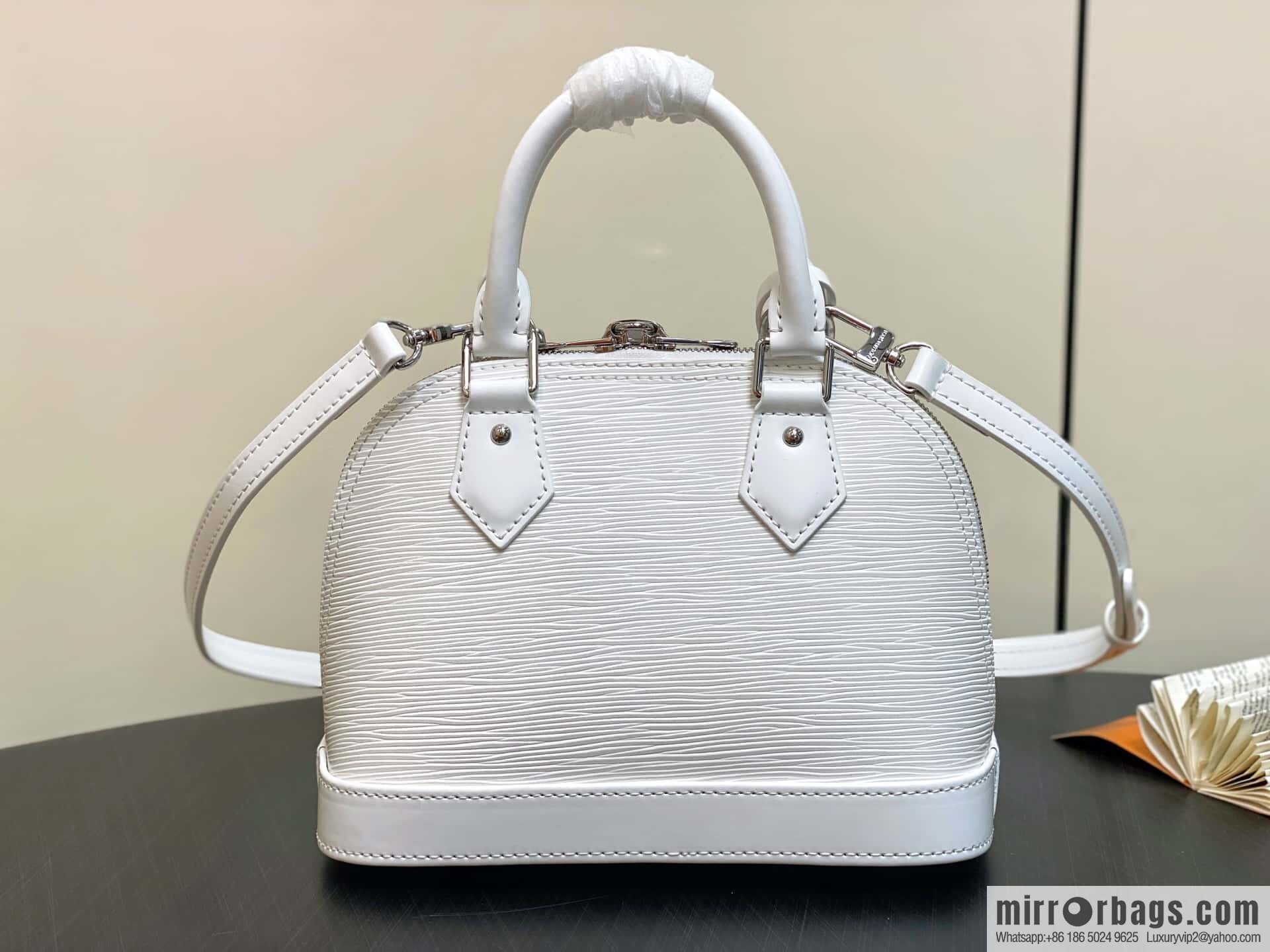 [Boutique‑grade] M11381 white, water ripple shell bag Sac Alma BB handbag