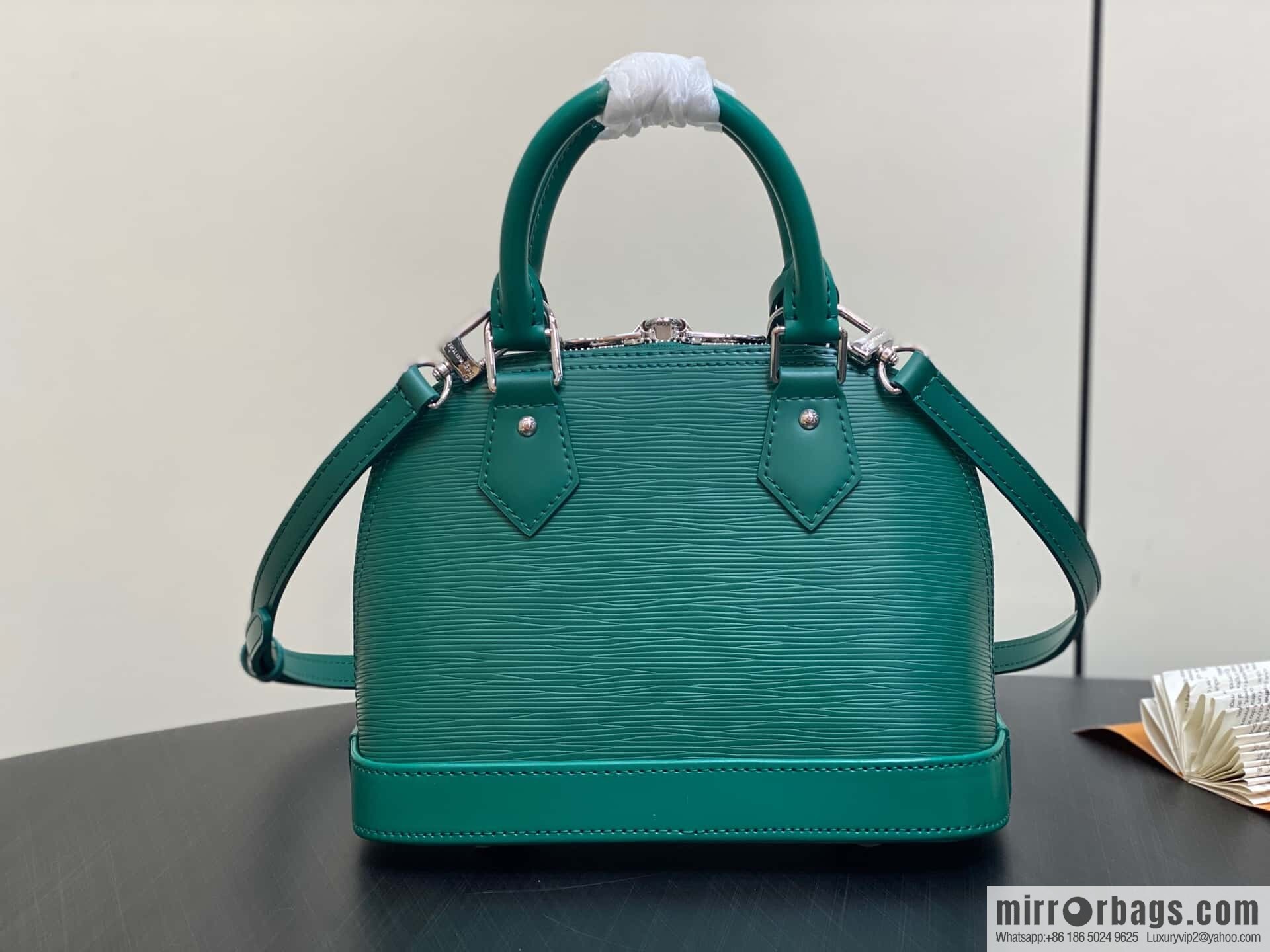 [Boutique‑grade] M12373 green, water ripple shell bag Sac Alma BB handbag
