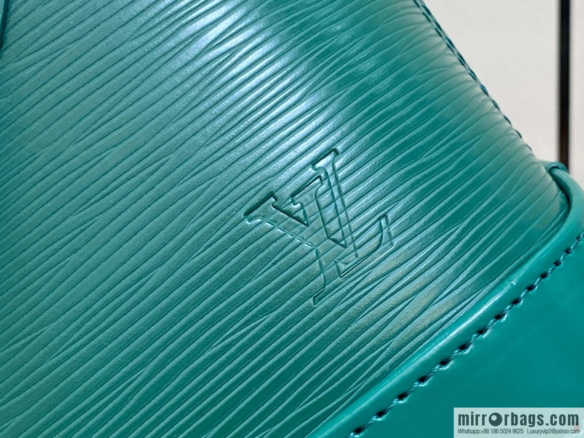 [Boutique‑grade] M12373 green, water ripple shell bag Sac Alma BB handbag