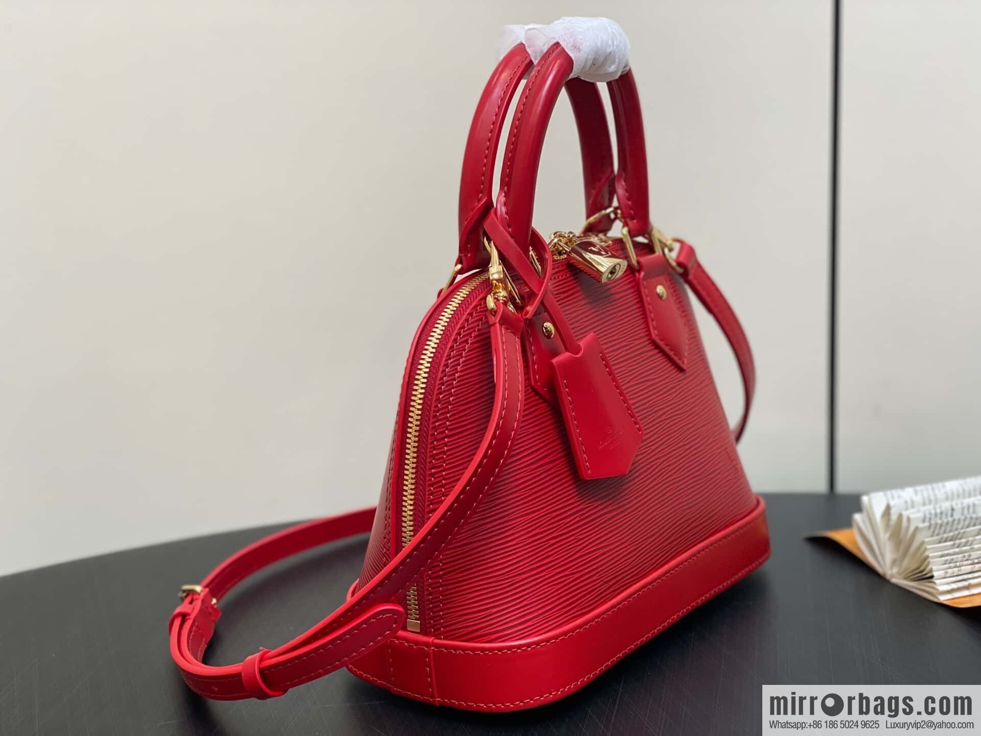 [Boutique‑grade] M25226 red, water ripple shell bag Sac Alma BB handbag