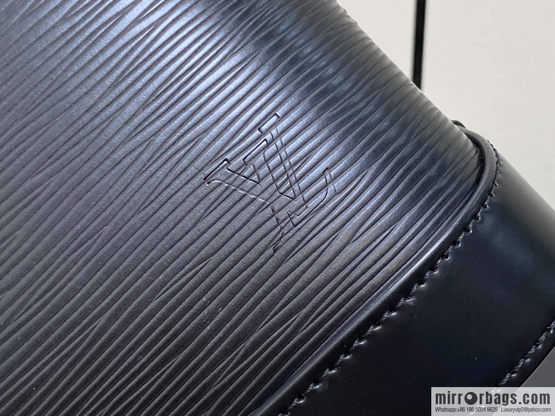 [Boutique‑grade] M24645 black, water ripple shell bag Sac Alma BB handbag