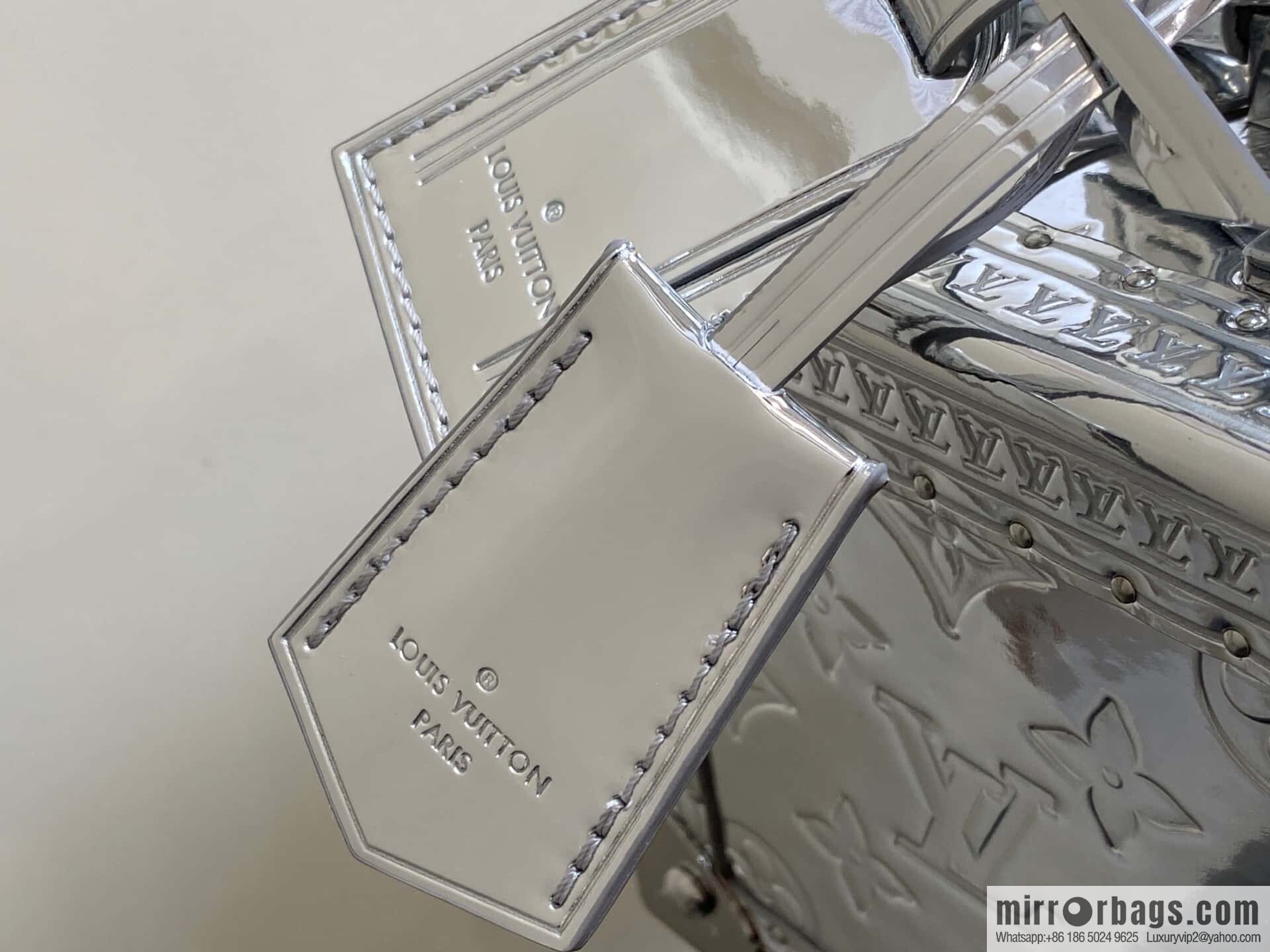 [Boutique‑grade] M45673 silver patent leather, box bag box series Coffret Trésor 20 hard case, in the 2021 spring and summer series