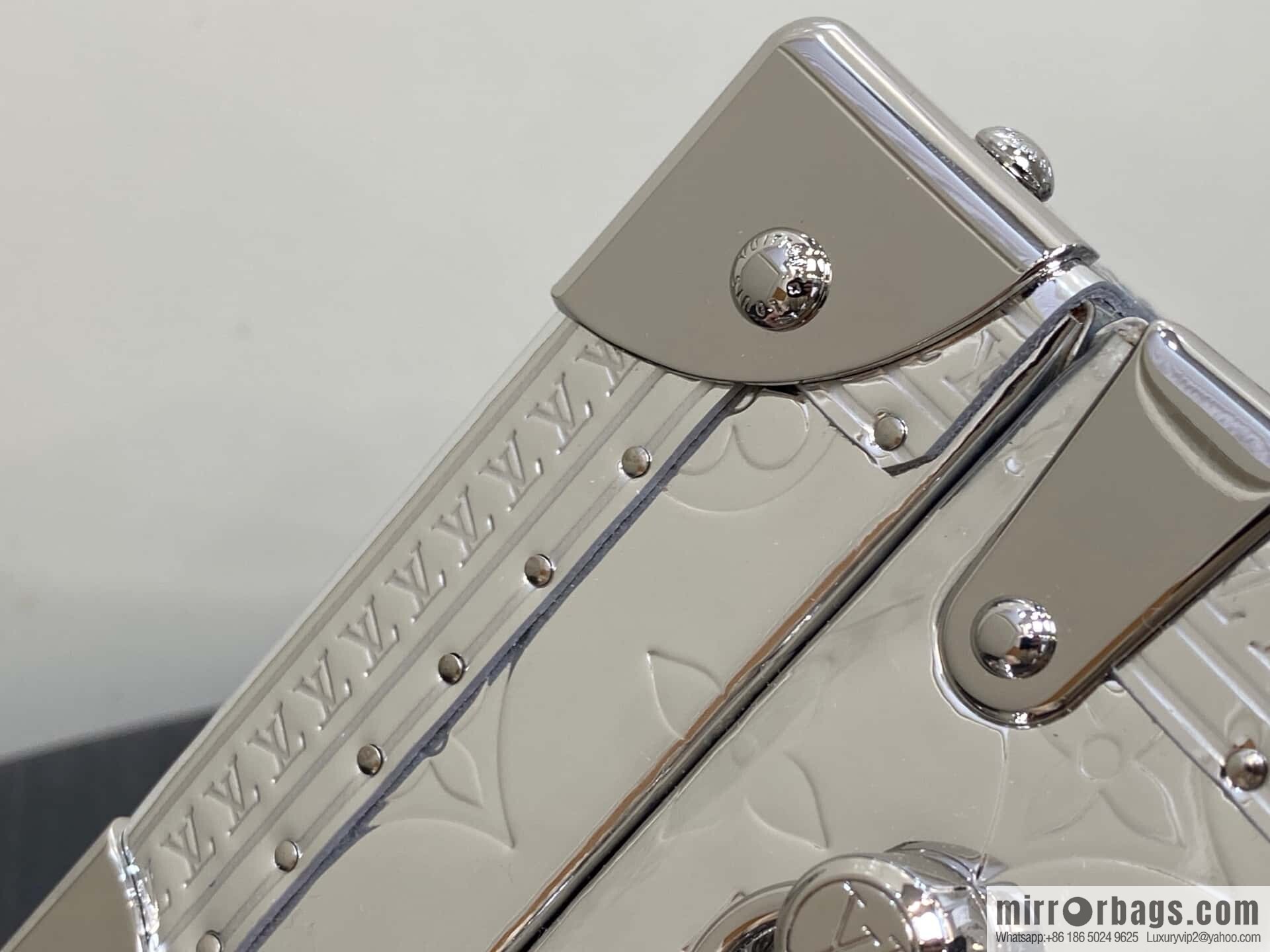 [Boutique‑grade] M45673 silver patent leather, box bag box series Coffret Trésor 20 hard case, in the 2021 spring and summer series