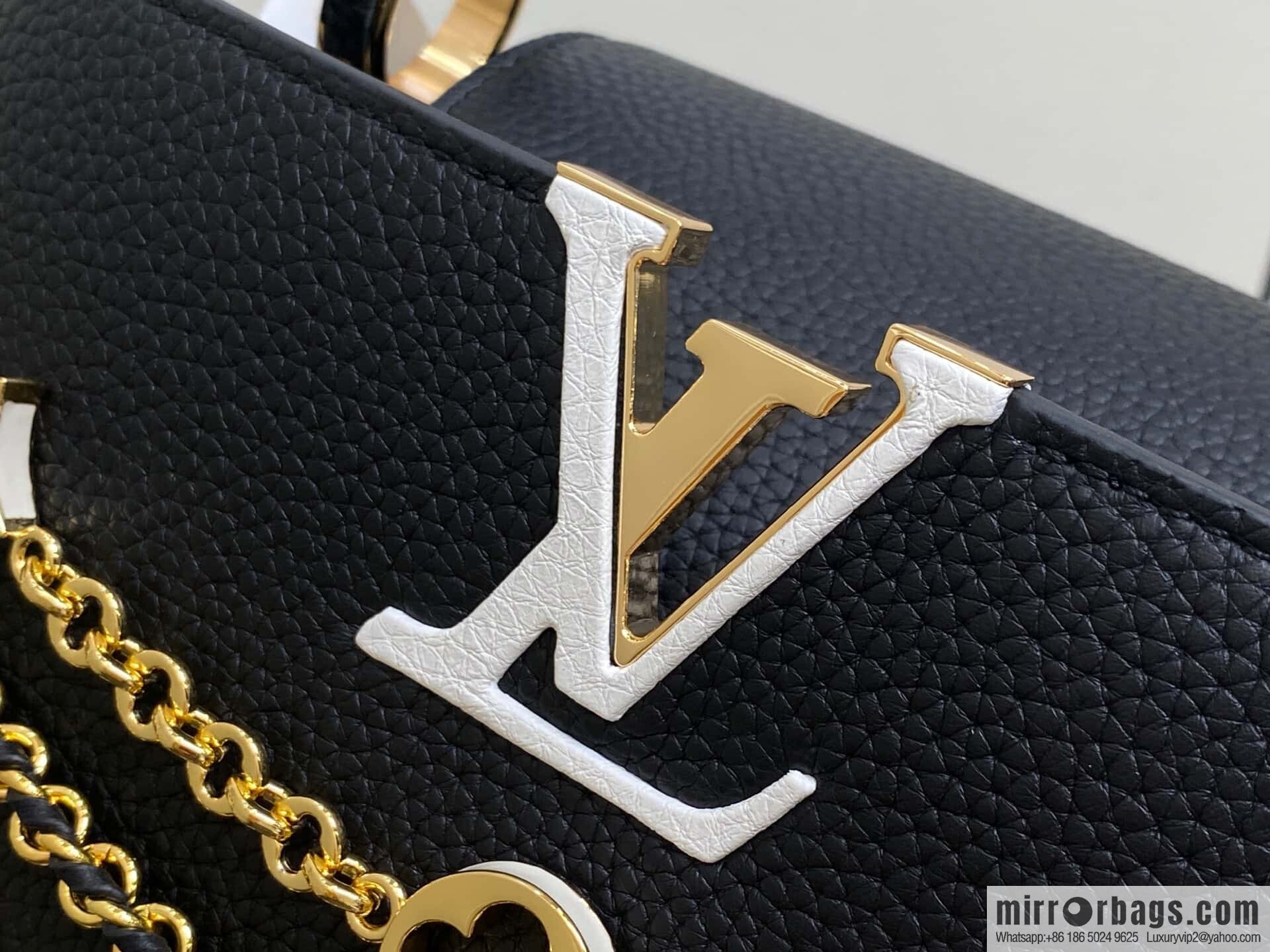 [Boutique‑grade] M12345 black full leather cap that English Capucines medium handbag