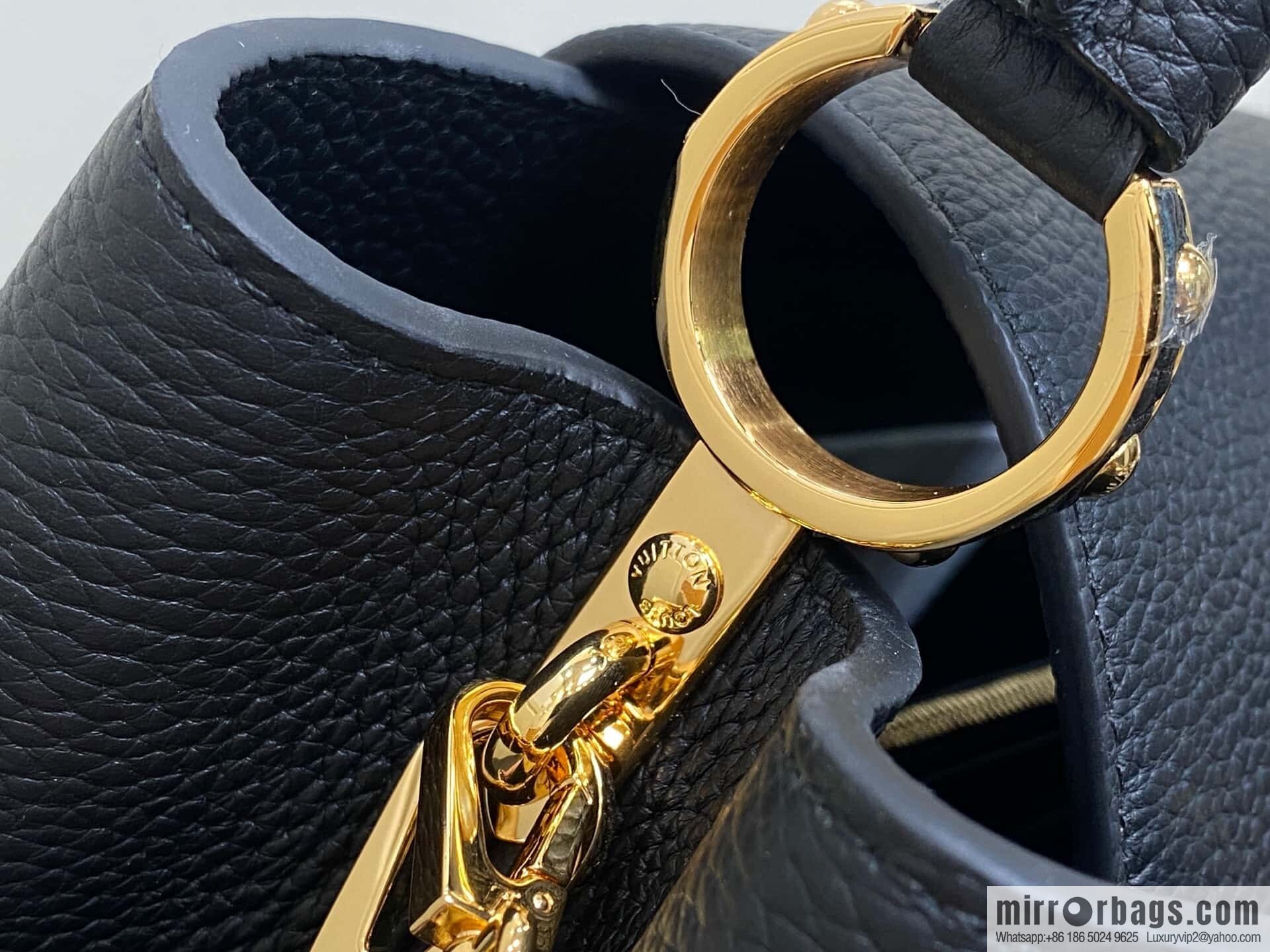 [Boutique‑grade] M12345 black full leather cap that English Capucines medium handbag