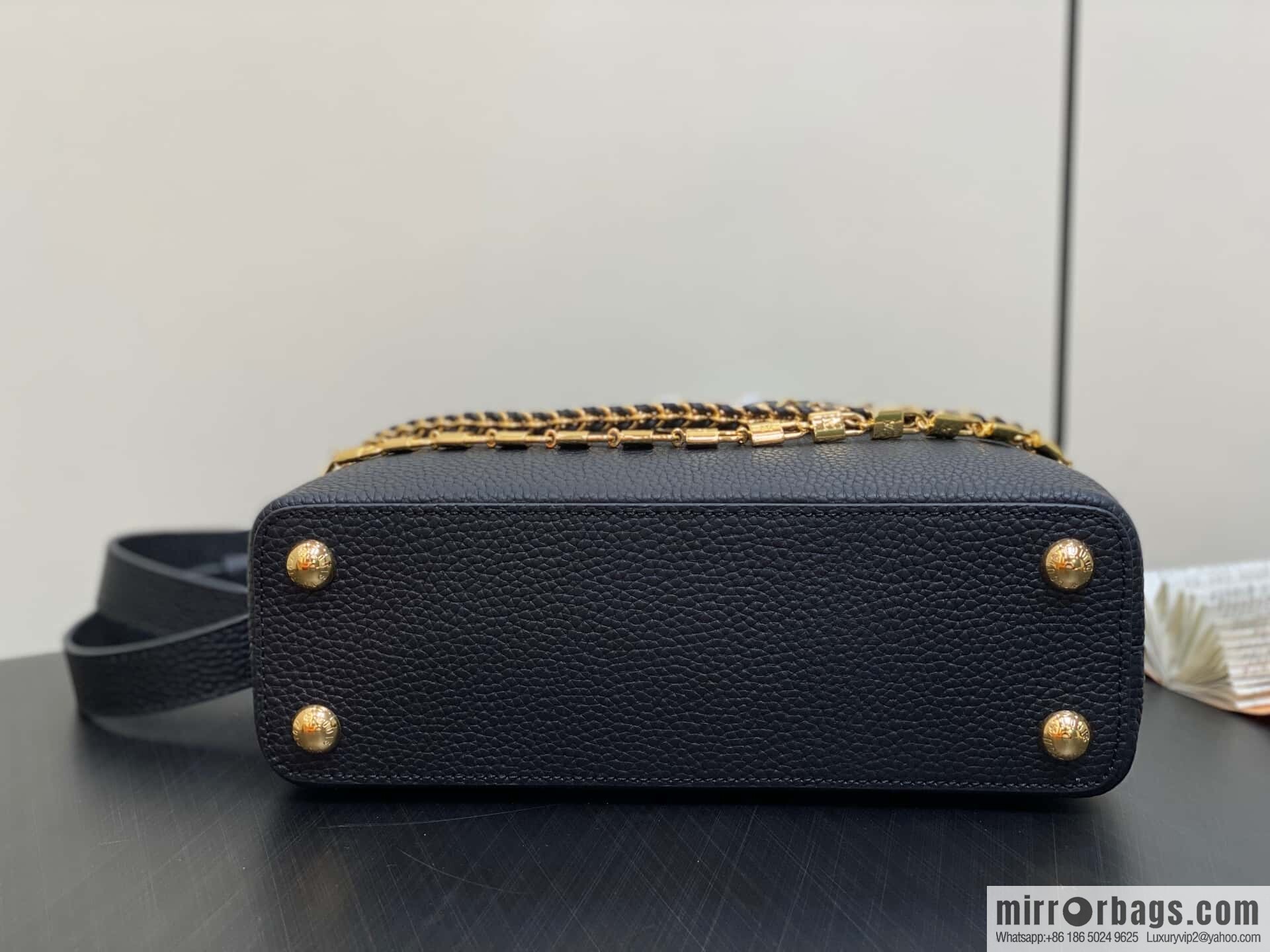 [Boutique‑grade] M12345 black, full leather cap that British Capucines BB handbag