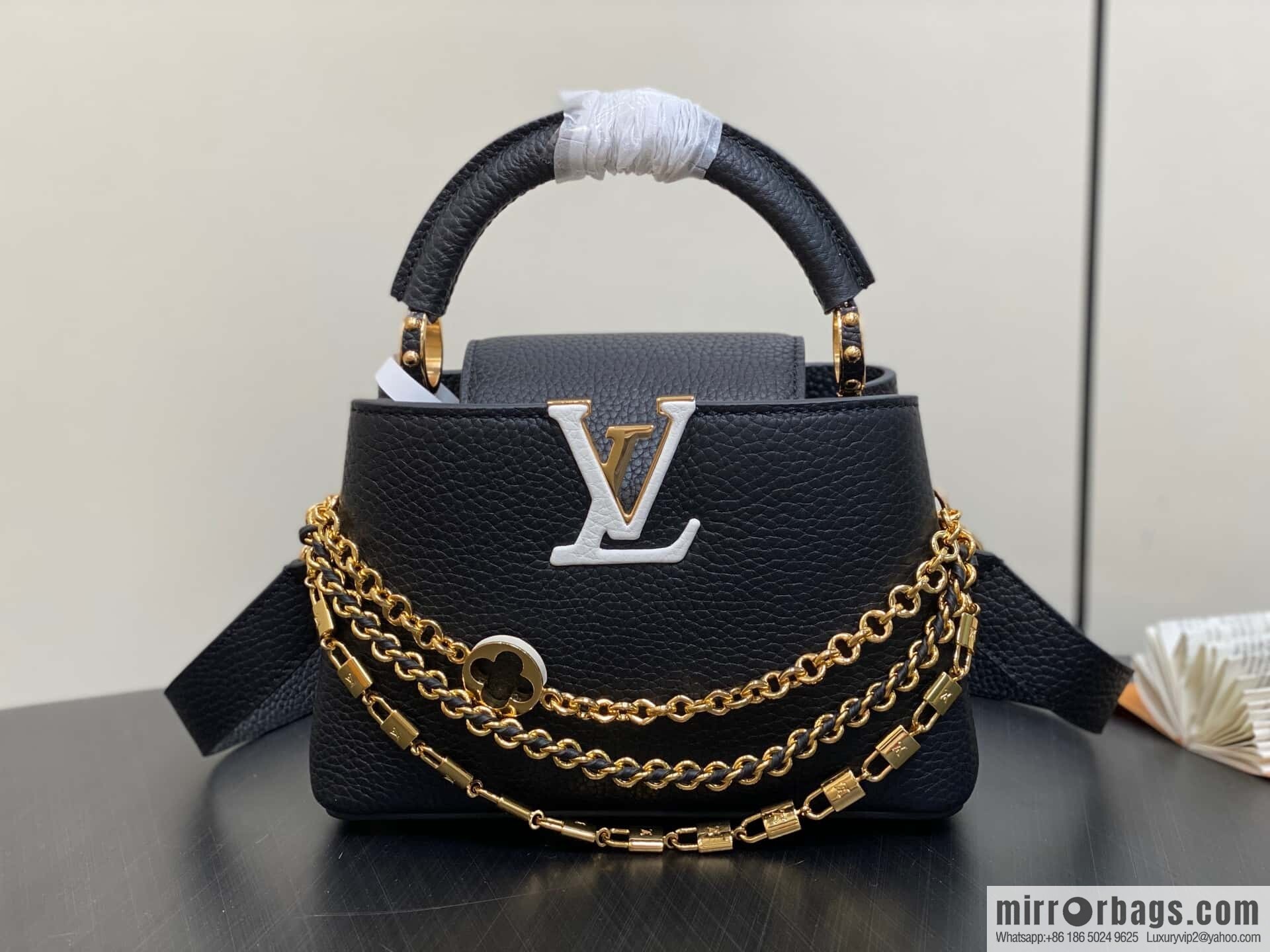 [Boutique‑grade] M12345 black full leather cap that English model, this Capucines mini handbag