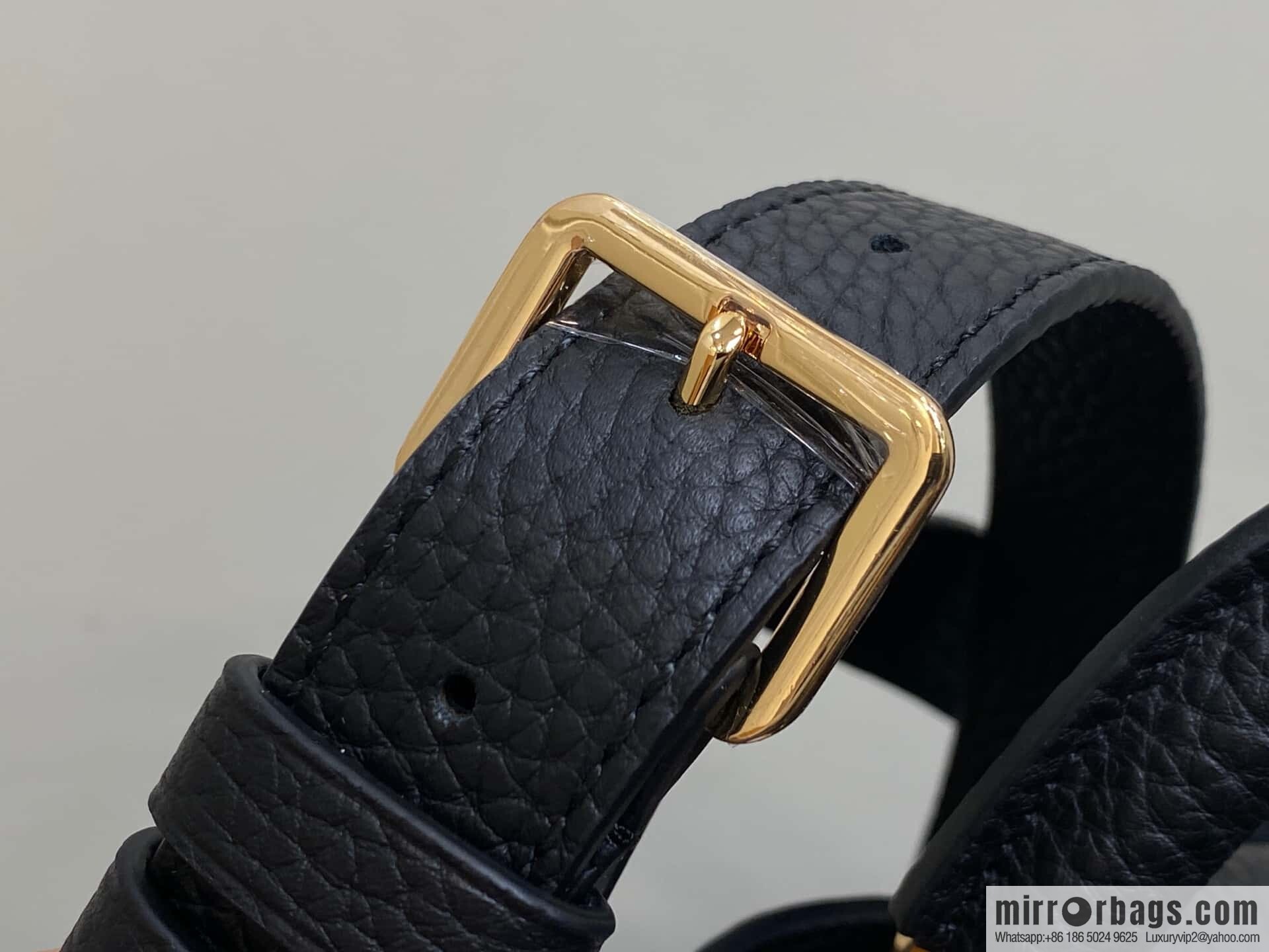 [Boutique‑grade] M12345 black full leather cap that English model, this Capucines mini handbag