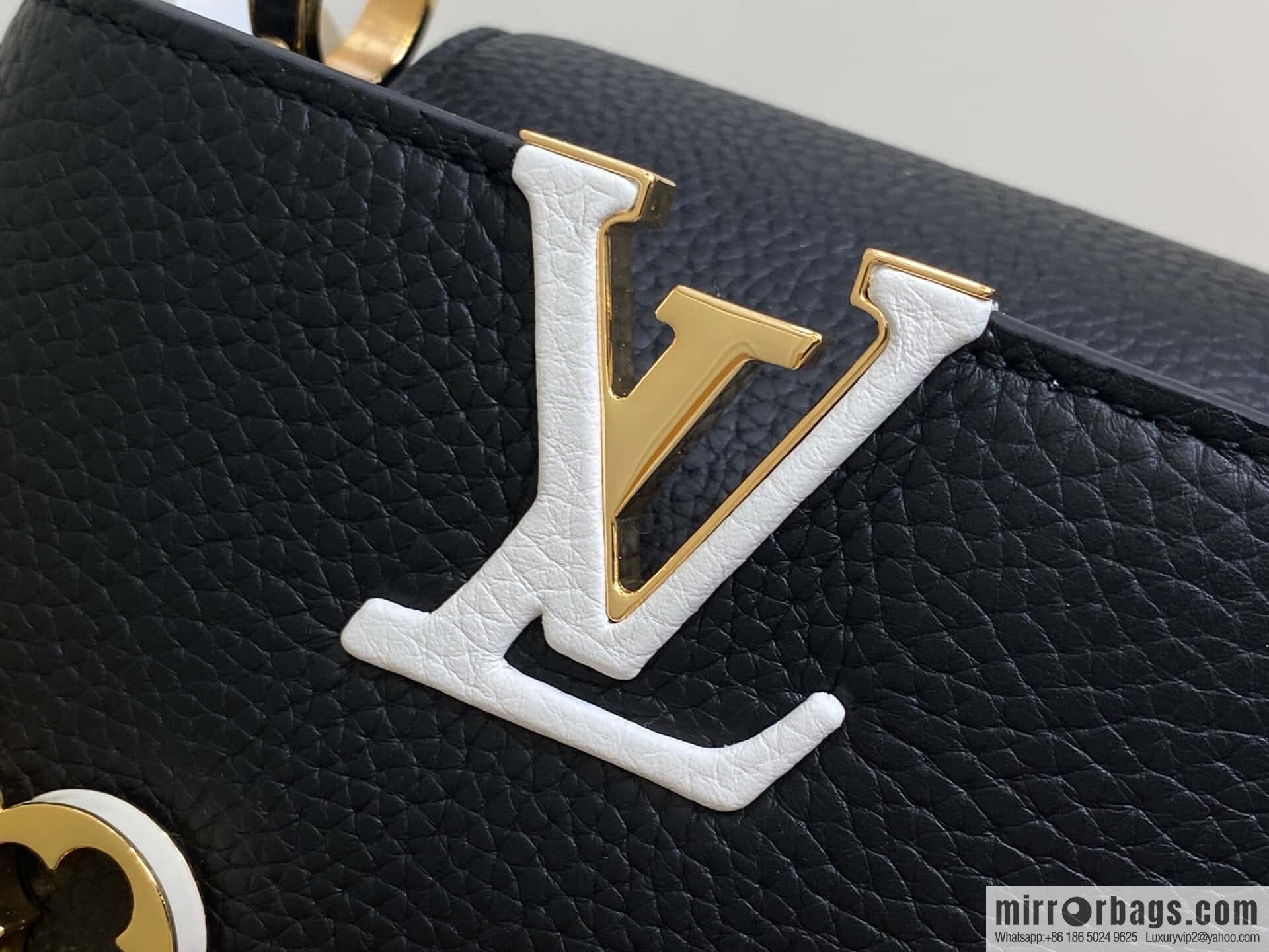 [Boutique‑grade] M12345 black full leather cap that English model, this Capucines mini handbag