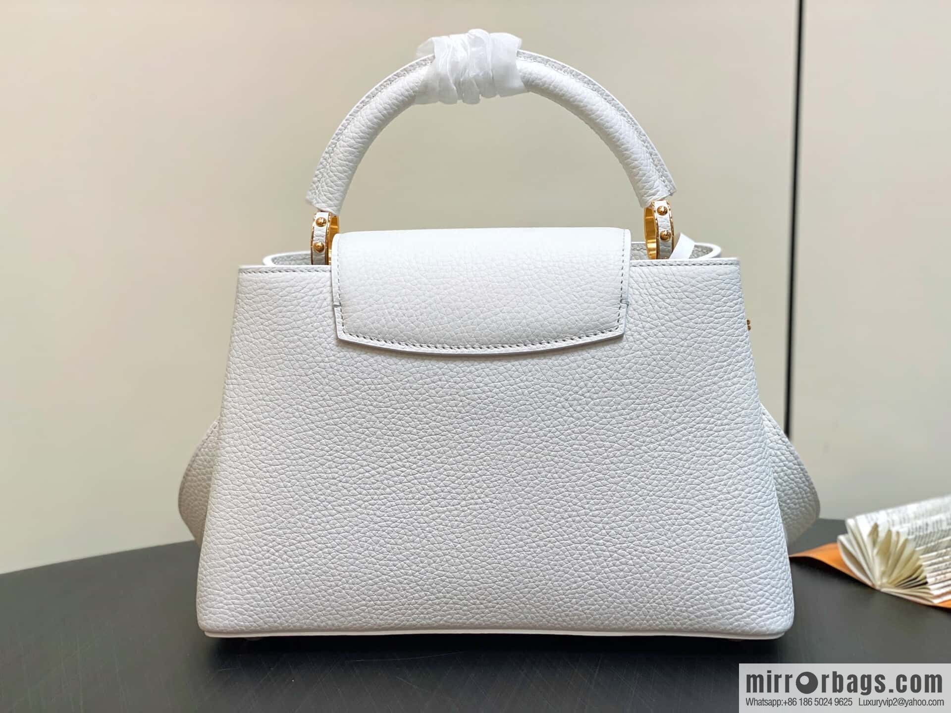 [Boutique‑grade] M12279 white, full leather cap that English Capucines medium handbag