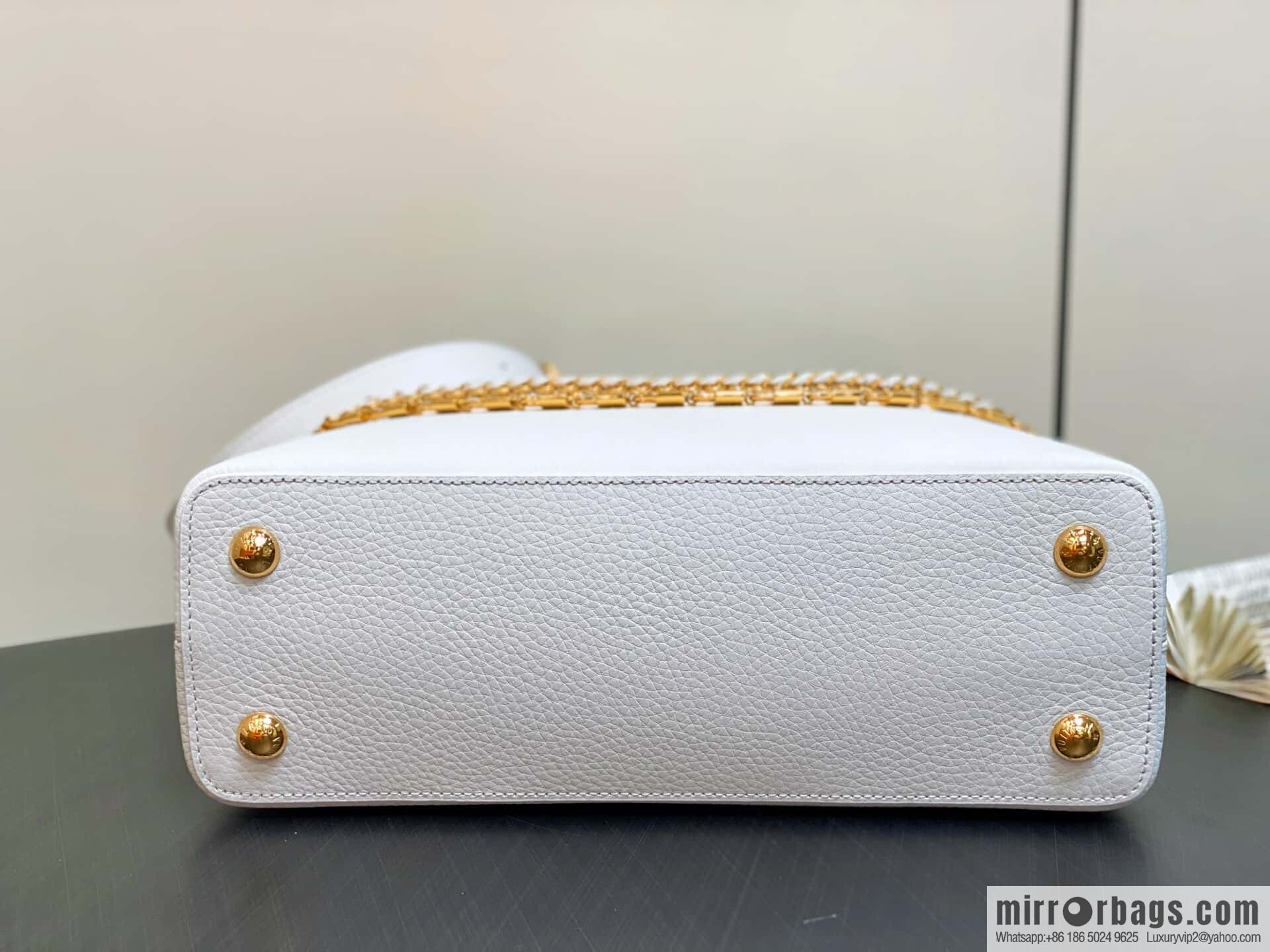[Boutique‑grade] M12279 white, full leather cap that English Capucines medium handbag