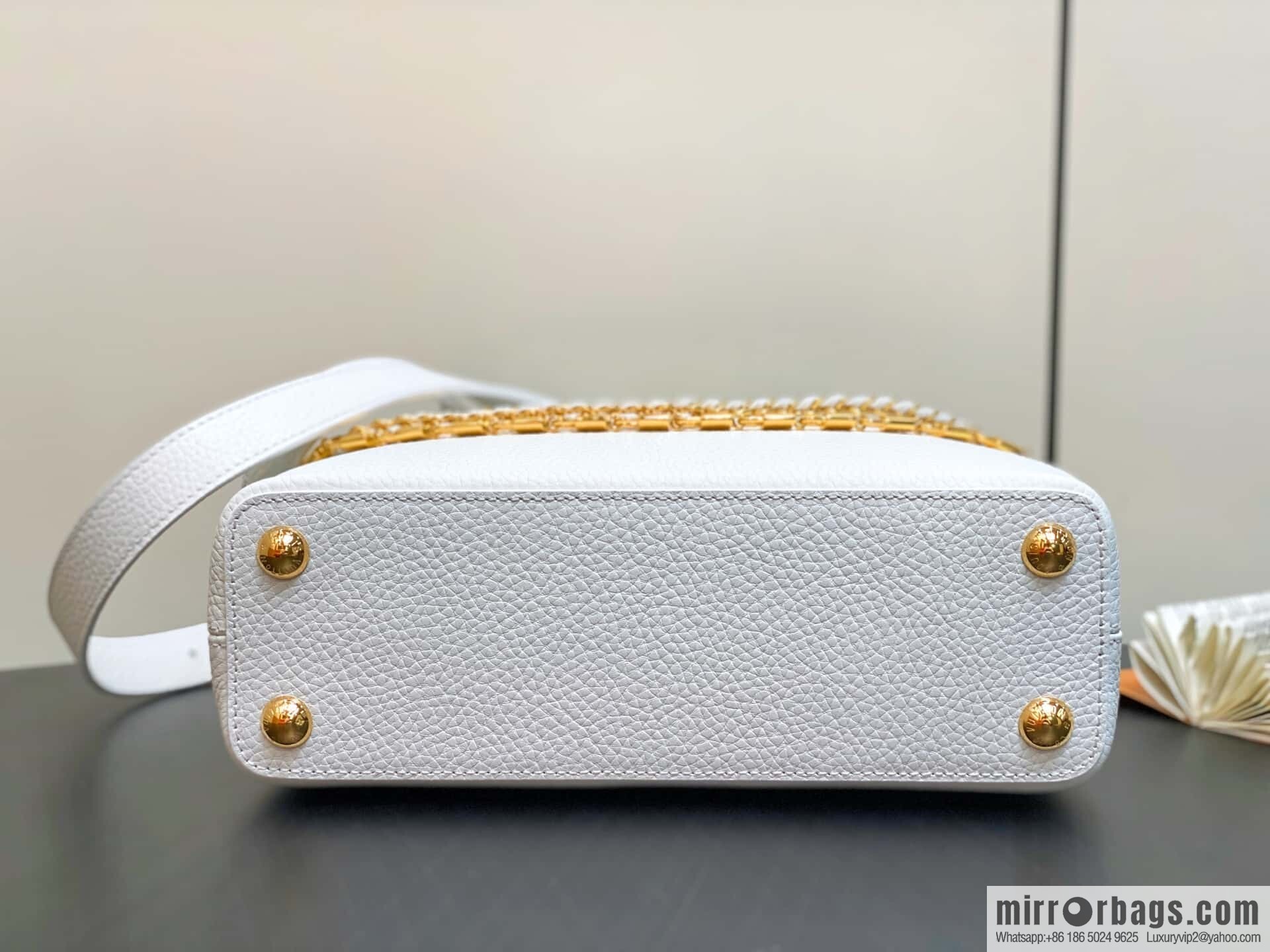 [Boutique‑grade] M12279 white, full leather cap that English Capucines BB handbag