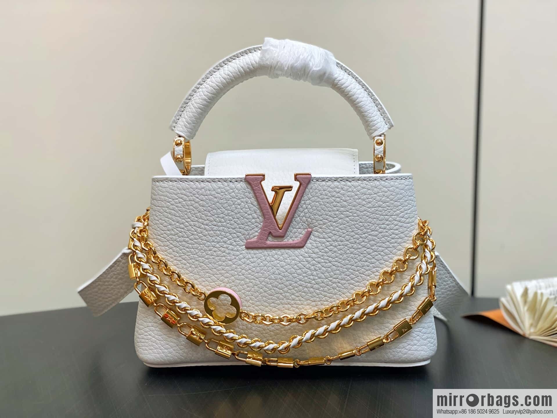 [Boutique‑grade] M12279 white full leather cap, this Capucines mini handbag