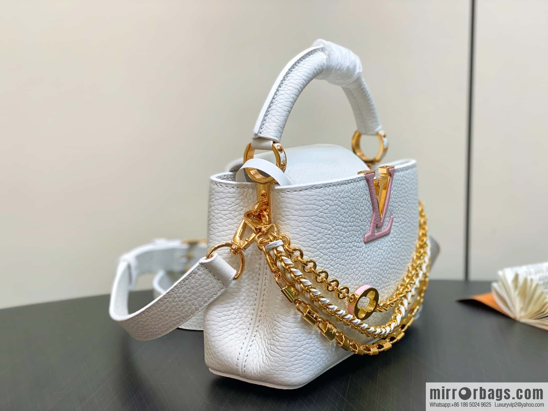 [Boutique‑grade] M12279 white full leather cap, this Capucines mini handbag