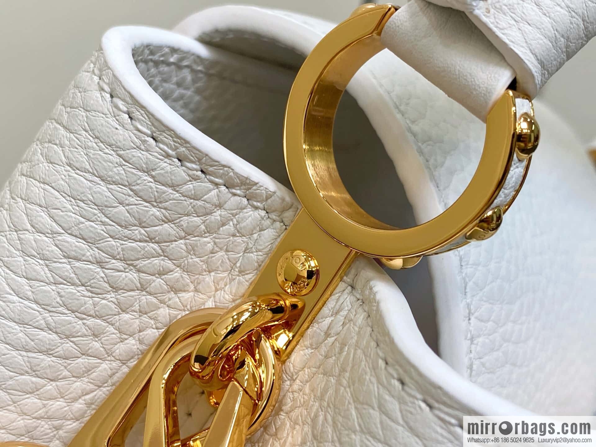 [Boutique‑grade] M12279 white full leather cap, this Capucines mini handbag