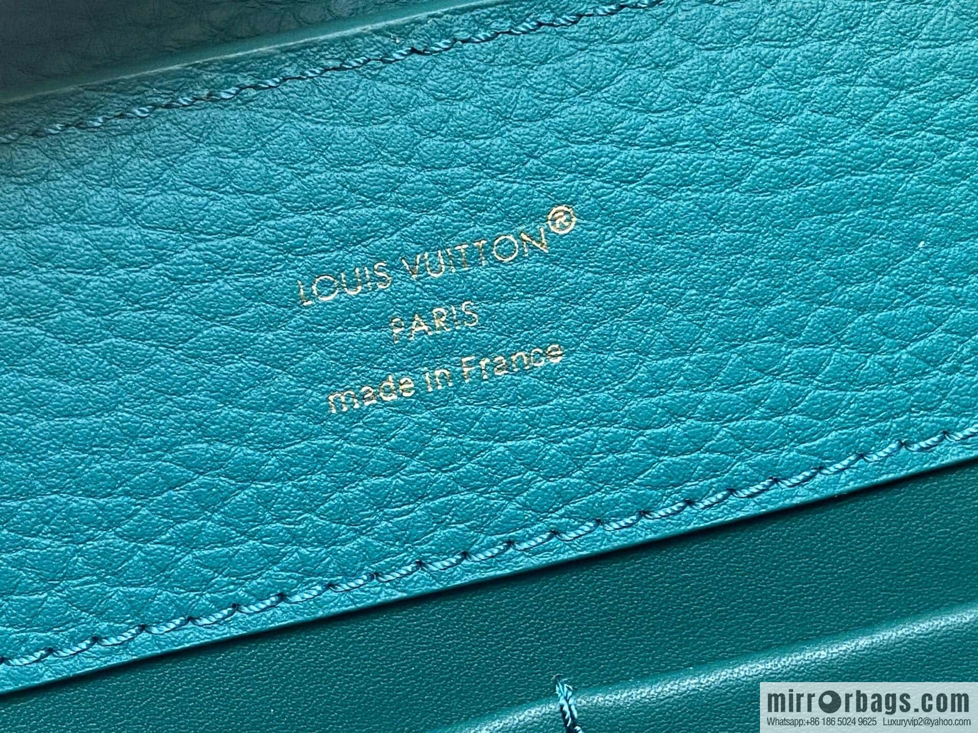 [Boutique‑grade] M11906 green, full leather cap, English style, this Capucines medium handbag.