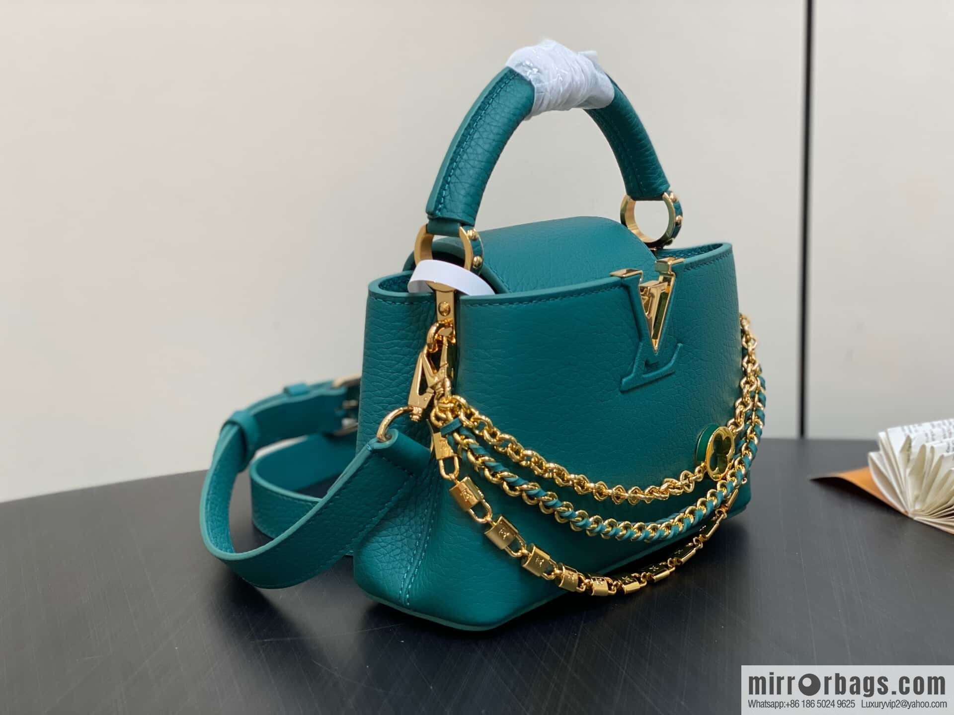 [Boutique‑grade] M11906 green, full leather cap, this Capucines mini handbag