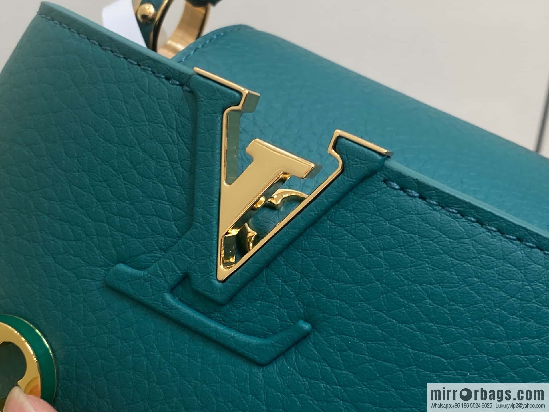 [Boutique‑grade] M11906 green, full leather cap, this Capucines mini handbag
