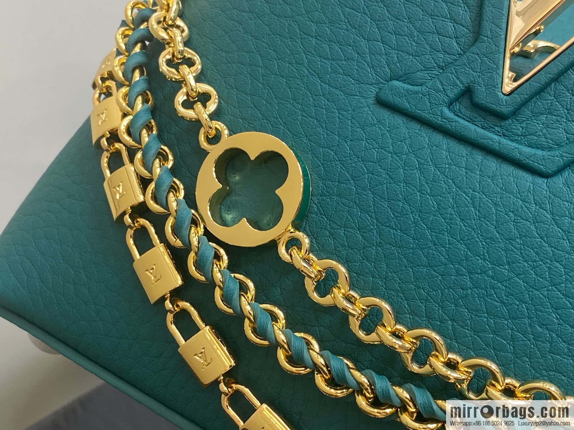 [Boutique‑grade] M11906 green, full leather cap, this Capucines mini handbag