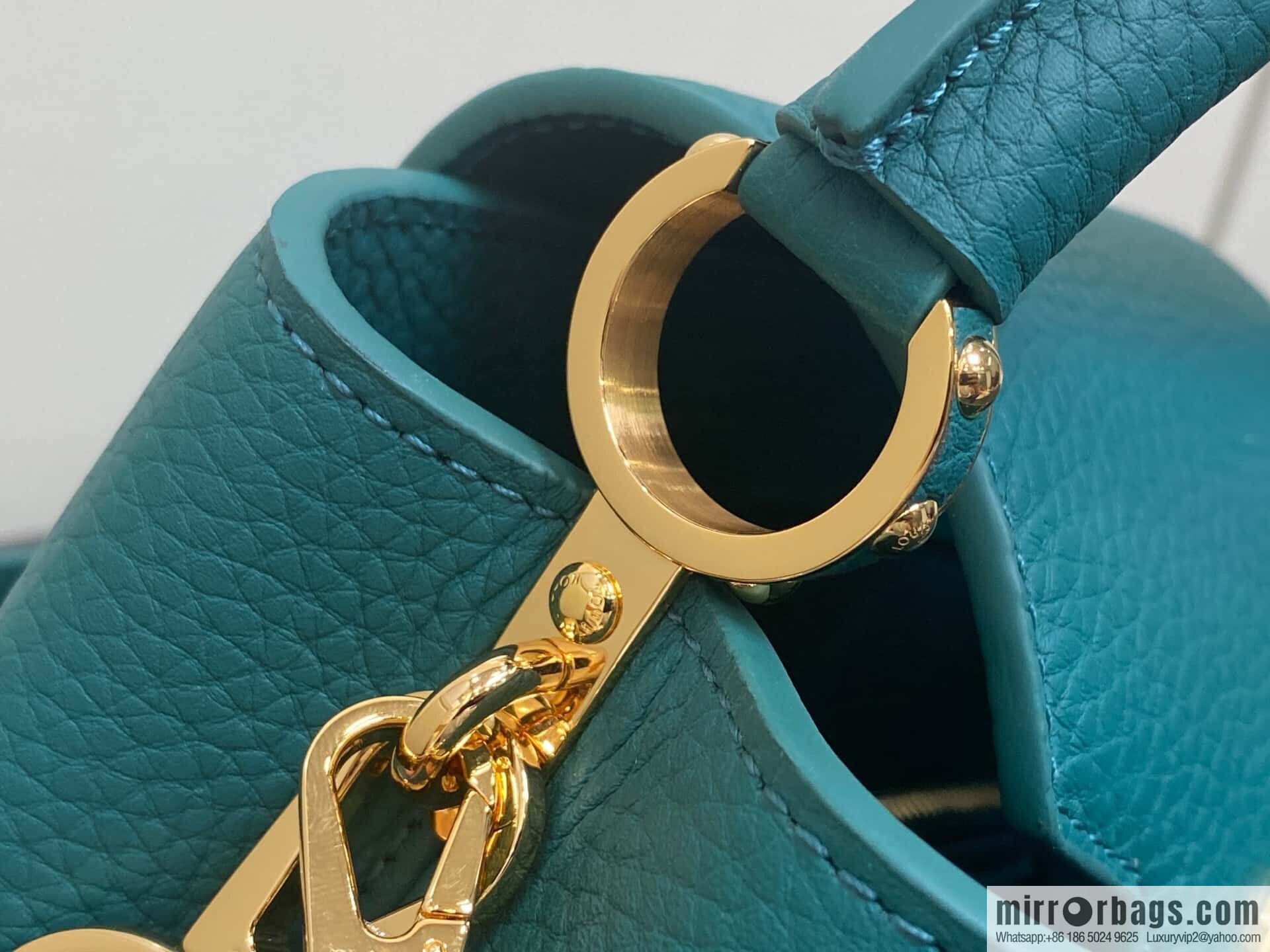 [Boutique‑grade] M11906 green, full leather cap, this Capucines mini handbag