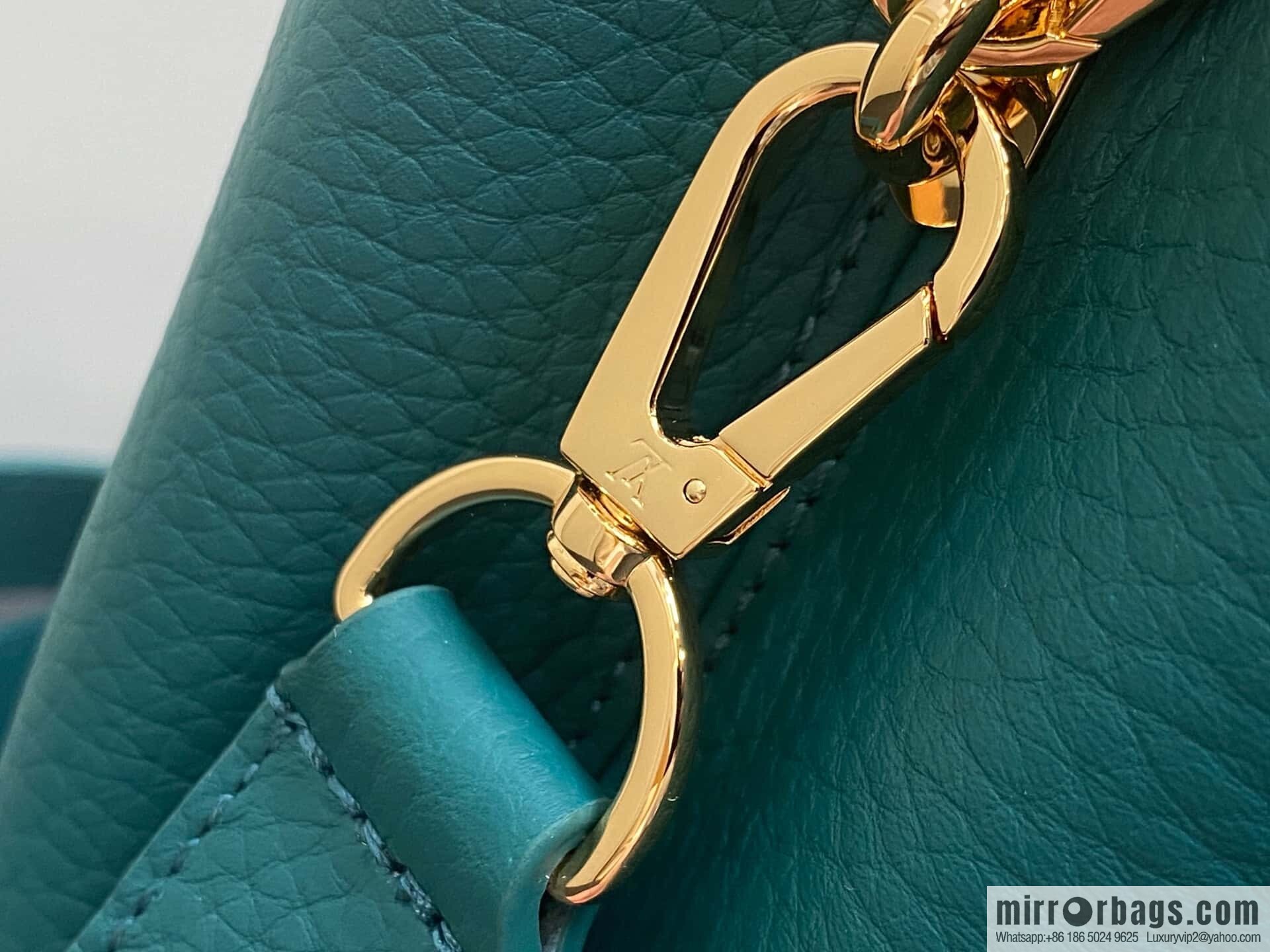 [Boutique‑grade] M11906 green, full leather cap, this Capucines mini handbag
