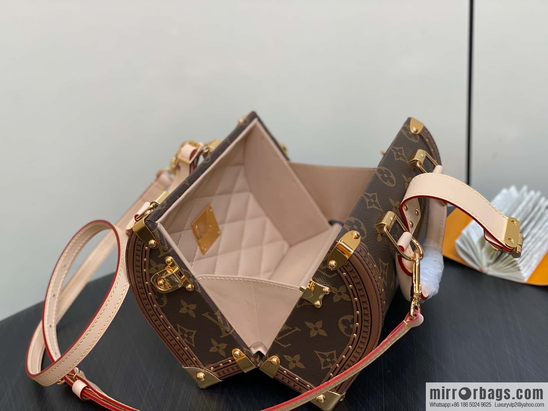 [Boutique‑grade] M11154 presbyopia, box hard box, this Iconic Speedy 20 handbag.
