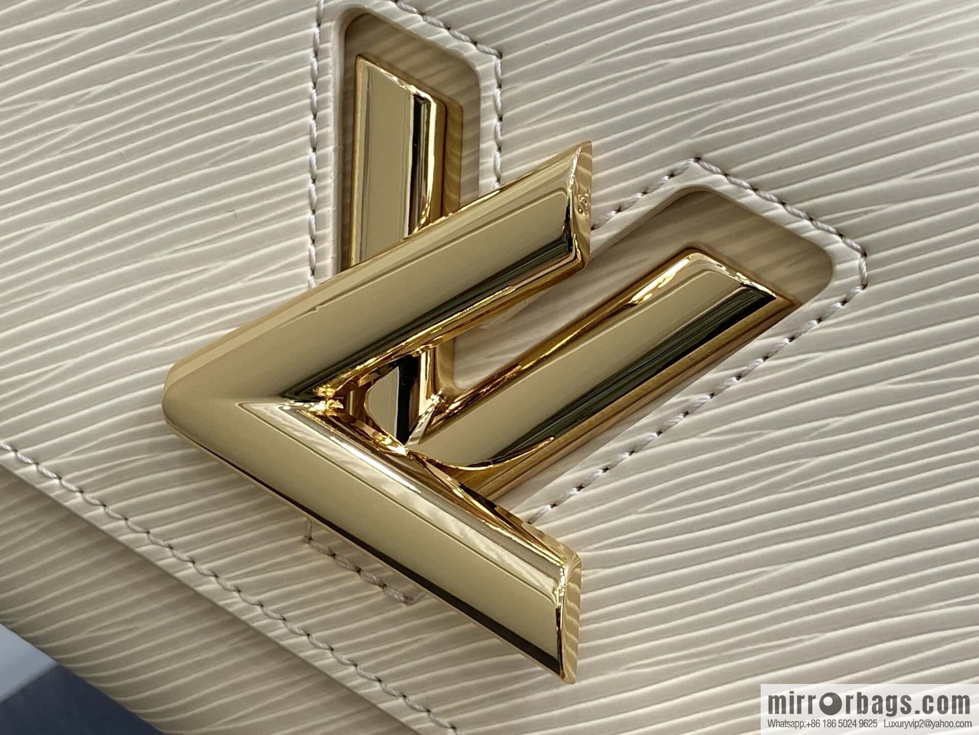 [Boutique‑grade] M50332 meters white letters, water ripple Twist chain bag Twist PM handbag