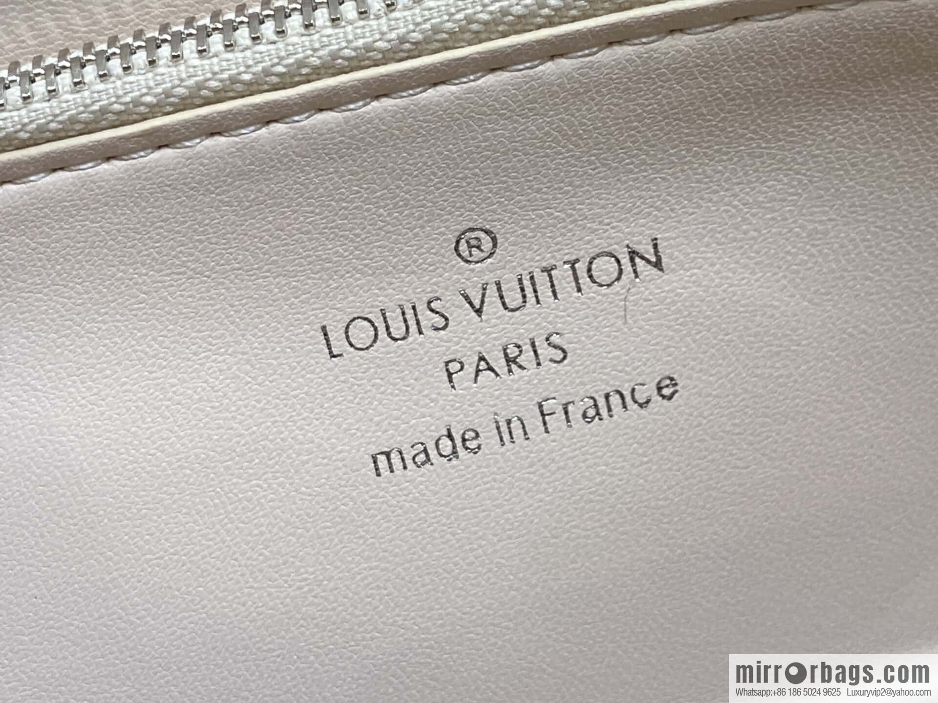 [Boutique‑grade] M50282 black letters, water ripple chain bag, this Twist MM handbag.