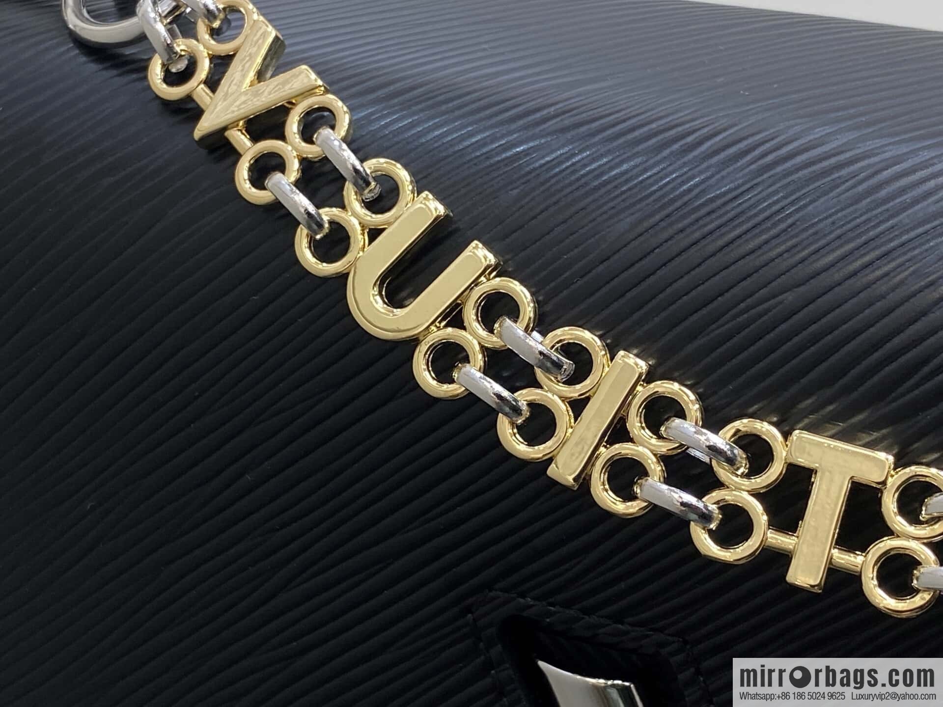 [Boutique‑grade] M50282 black letters, water ripple chain bag, this Twist MM handbag.