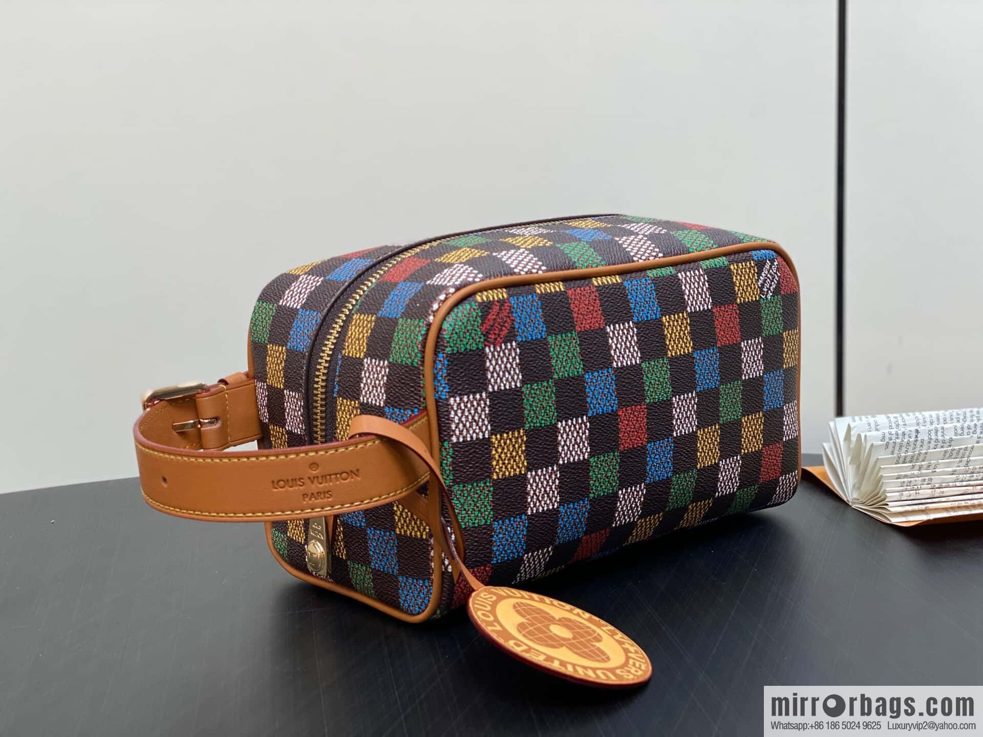 [Boutique‑grade] M00151 cosmetic bag, toilet bag, this Locker Dopp Kit toilet bag.