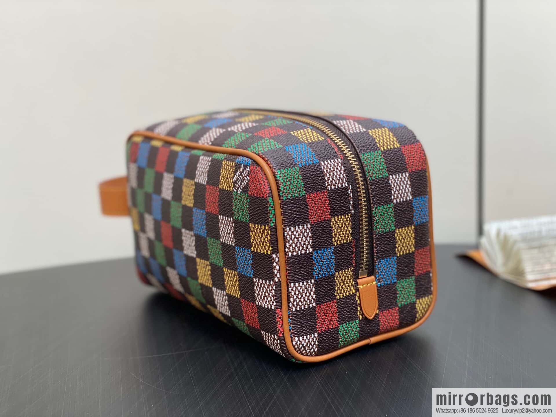 [Boutique‑grade] M00151 cosmetic bag, toilet bag, this Locker Dopp Kit toilet bag.