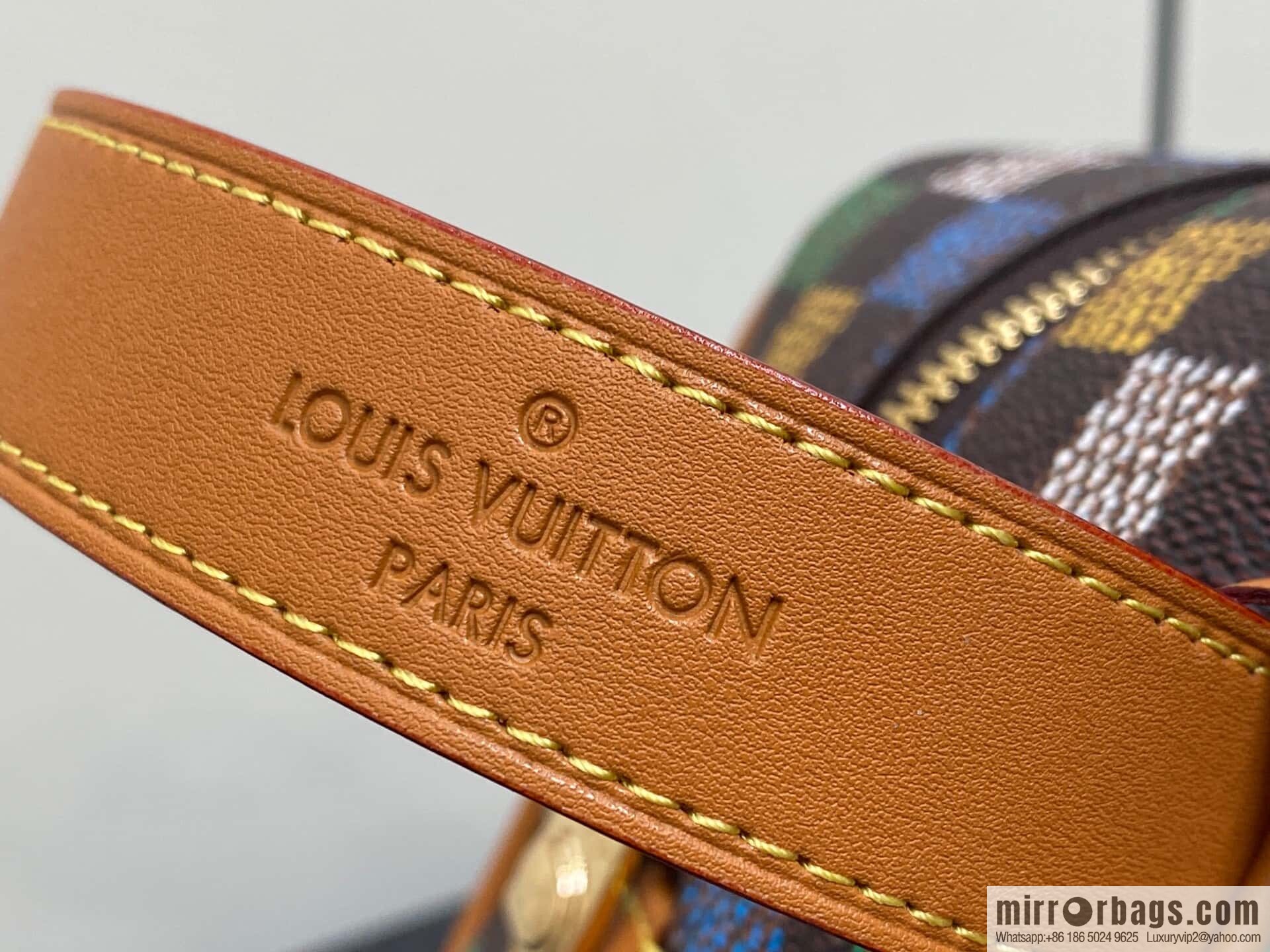 [Boutique‑grade] M00151 cosmetic bag, toilet bag, this Locker Dopp Kit toilet bag.