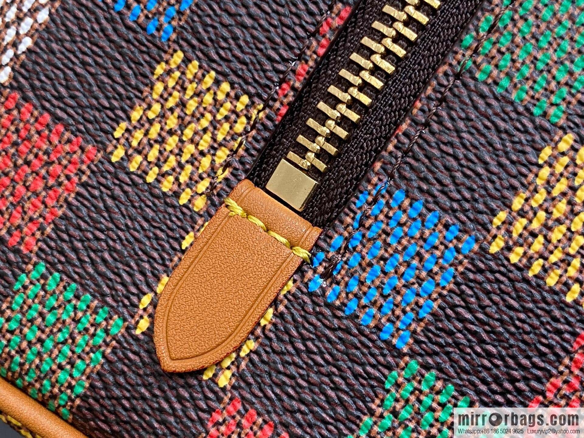 [Boutique‑grade] M00151 cosmetic bag, toilet bag, this Locker Dopp Kit toilet bag.