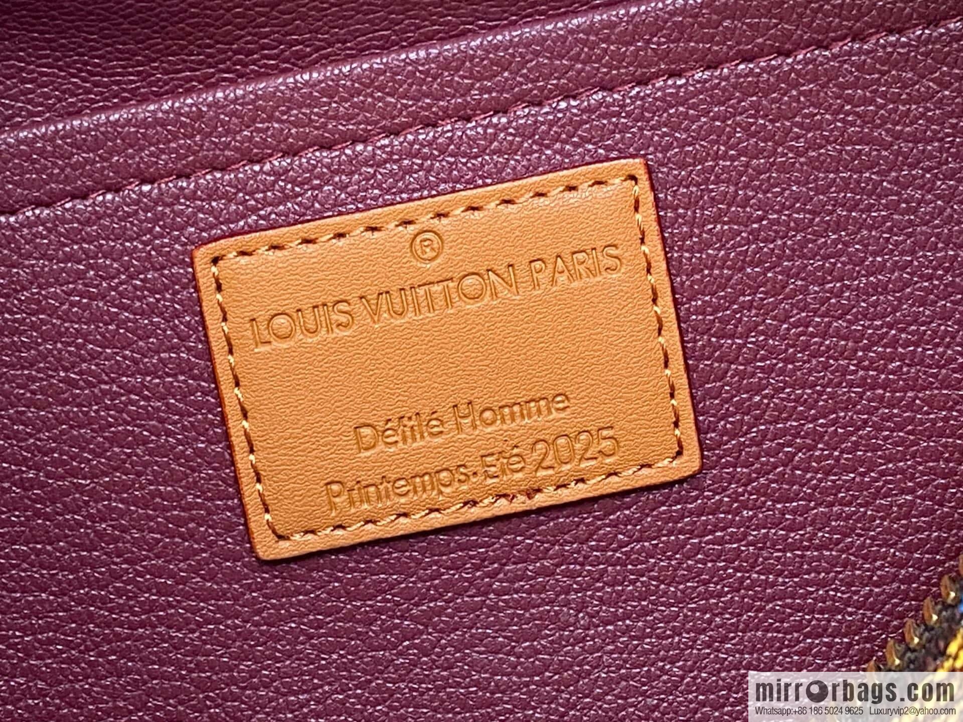 [Boutique‑grade] M00151 cosmetic bag, toilet bag, this Locker Dopp Kit toilet bag.
