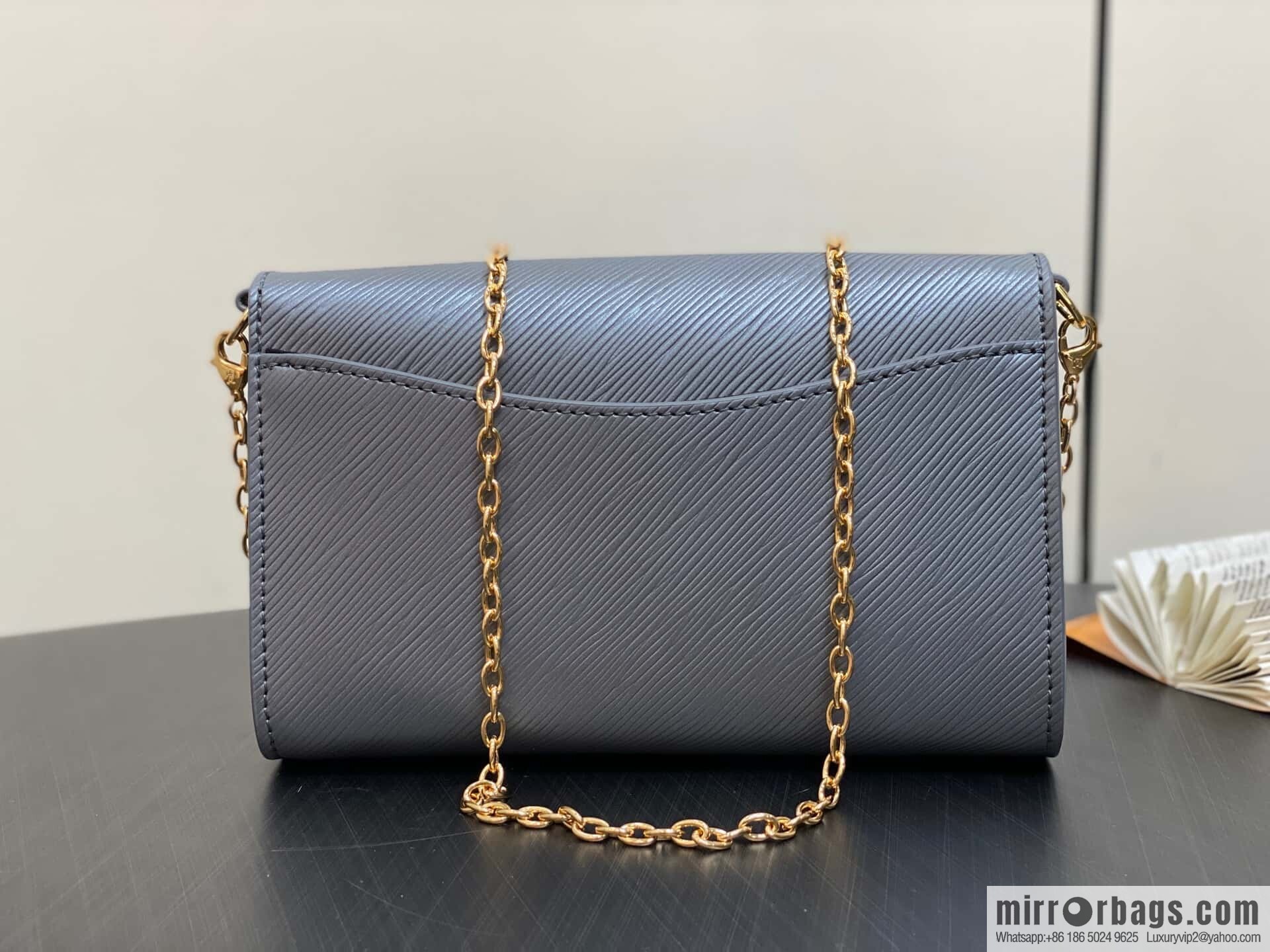[Boutique‑grade] M23756 black gray water ripple, chain bag sbwPochette Louise chain bag (mirror patent leather)