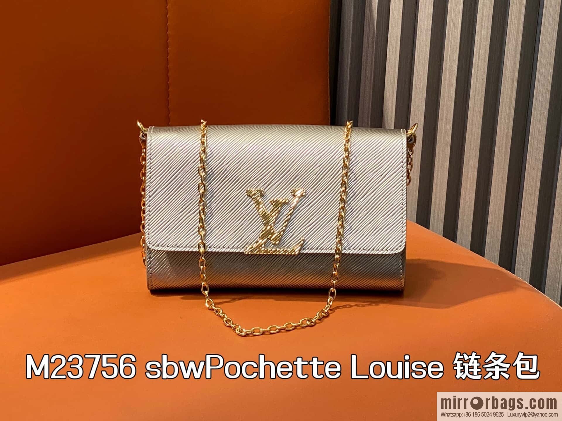 [Boutique‑grade] M23756 champagne water ripple, chain bag sbwPochette Louise chain bag (mirror patent leather)