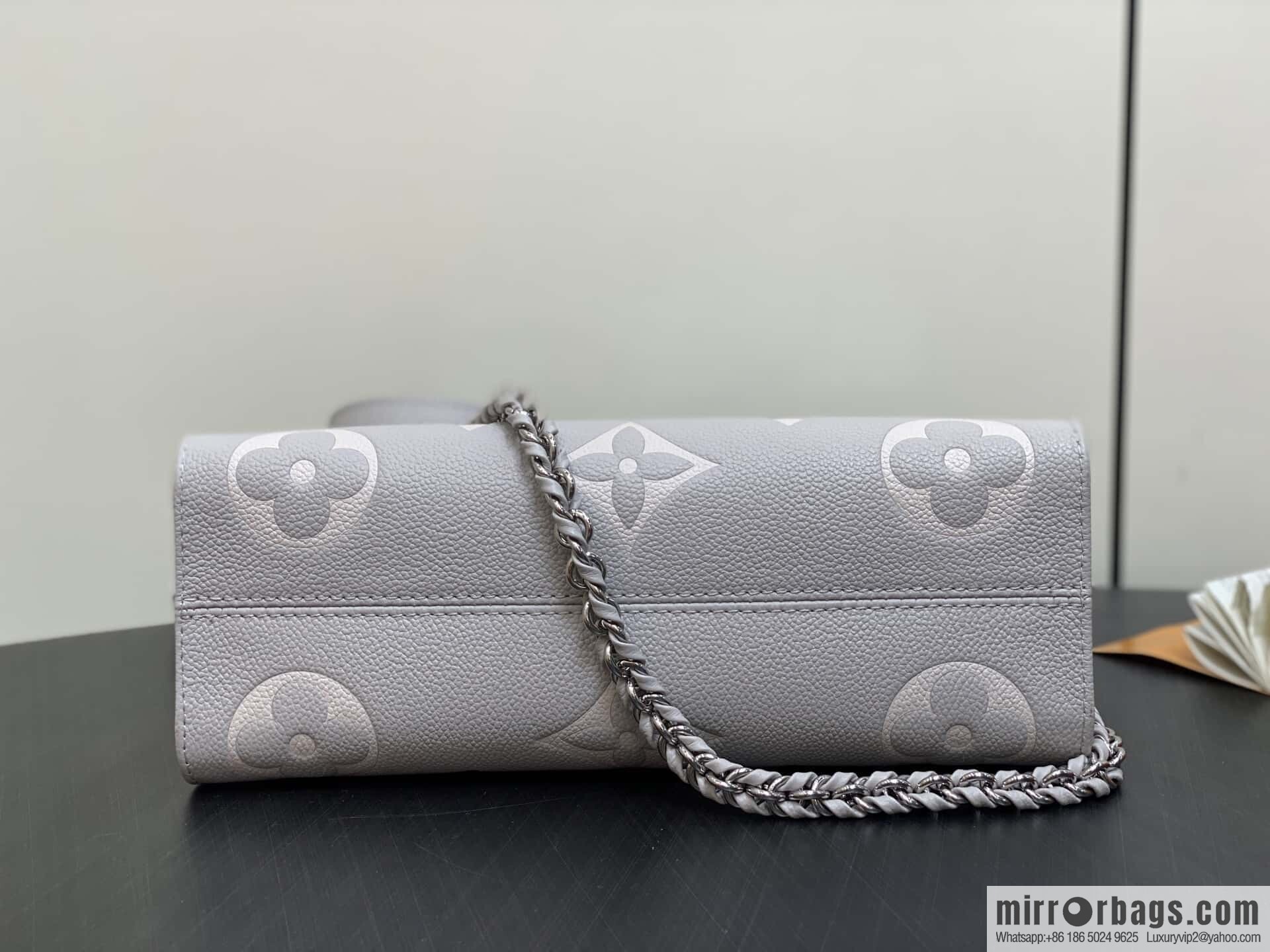 [Premium‑quality] M14213 mashed taro purple, full leather chain square bag series ONTHEGO EAST WEST handbag
