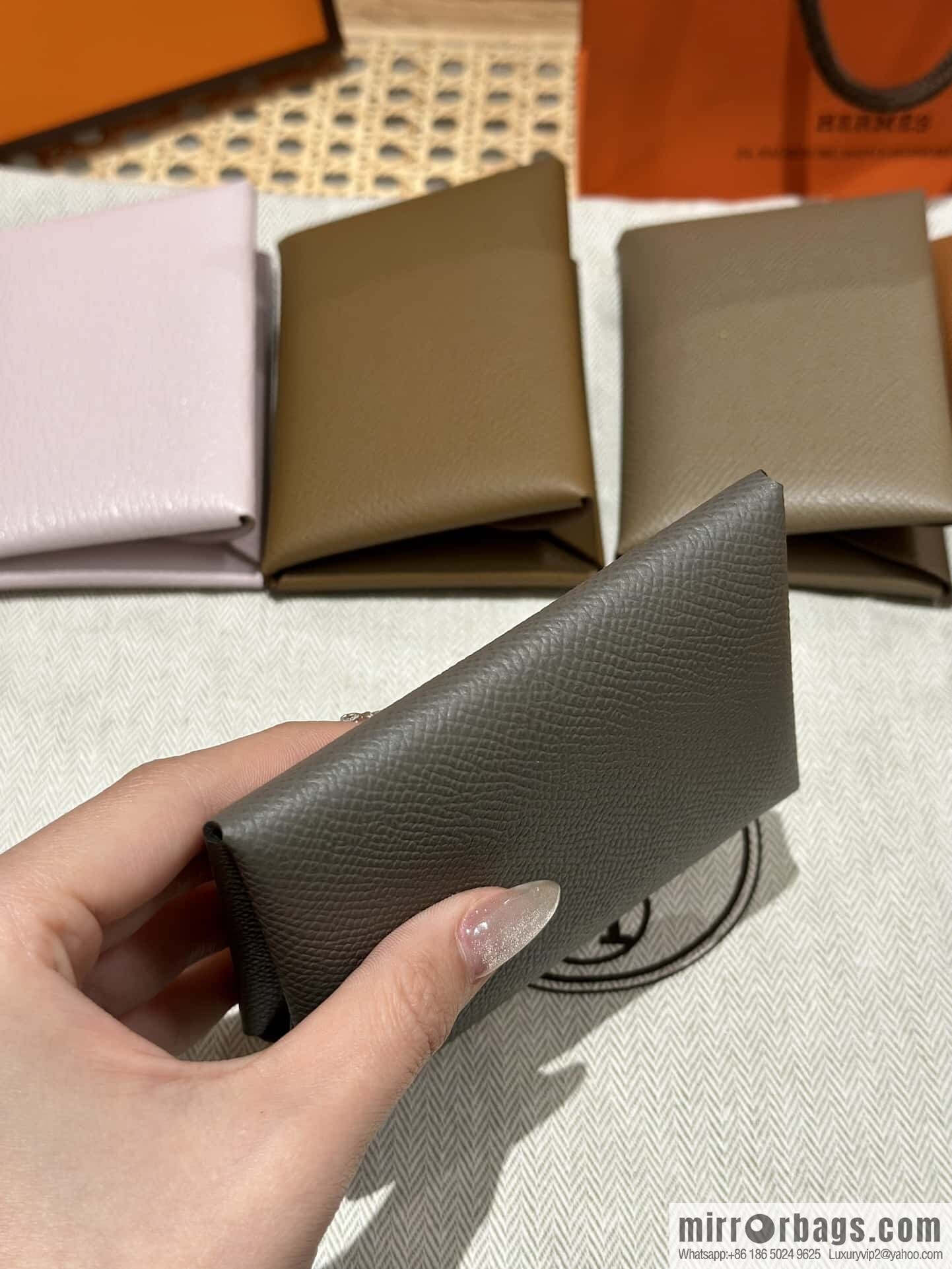Calvi card bag H083674CKI2 change bag, tin ash.