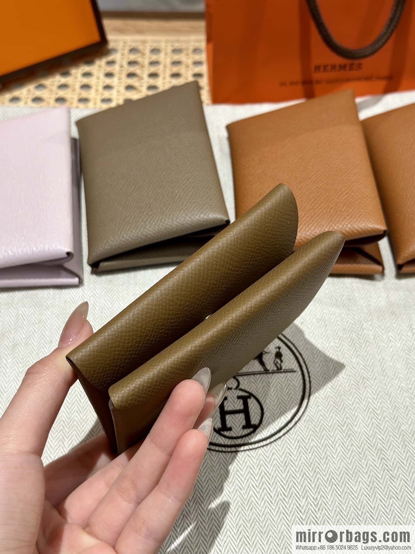 Calvi card bag H083674CKI2 change bag, chestnut cookie color