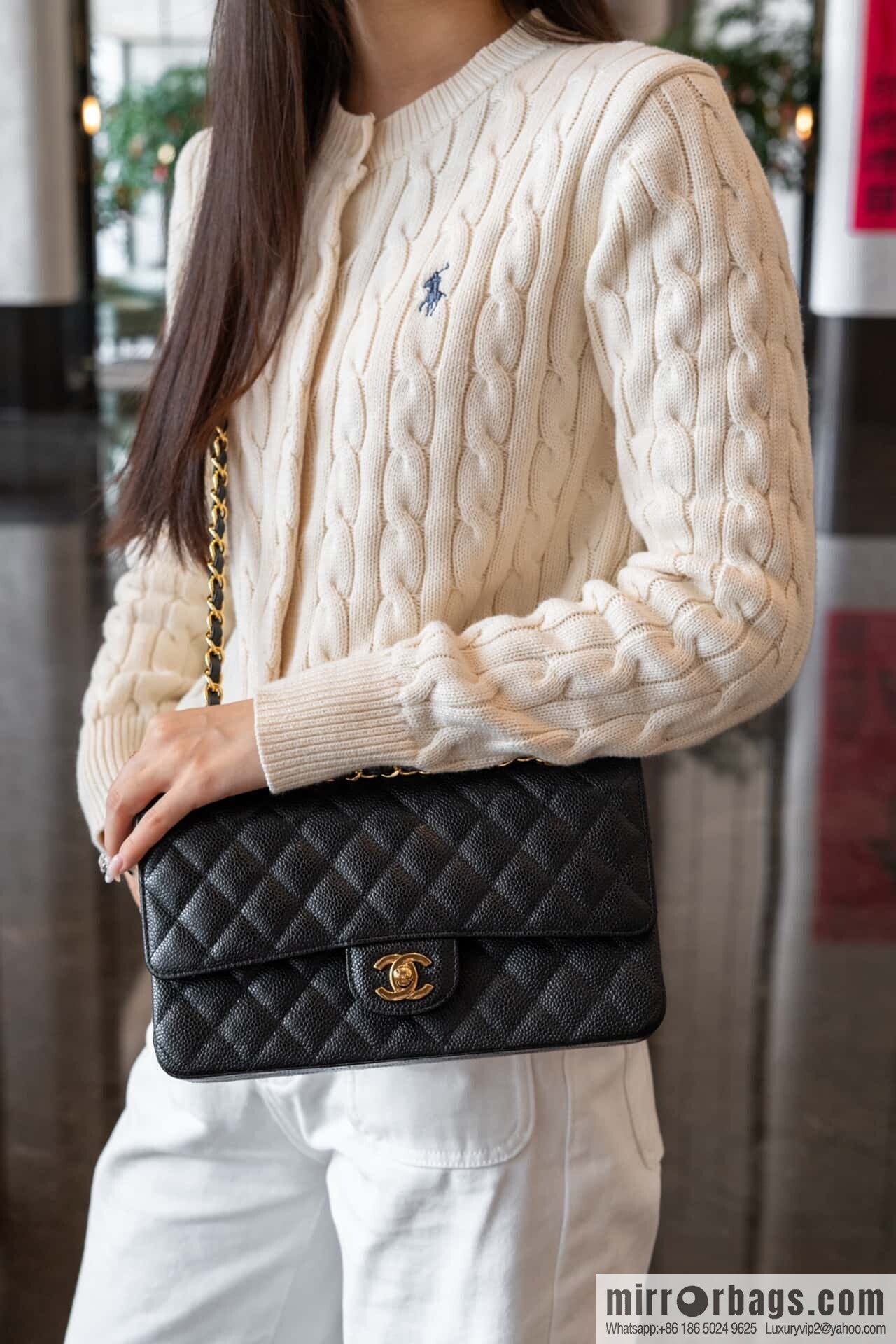 ℂ𝔽 𝗖𝗹𝗮𝘀𝘀𝗶𝗰 𝗙𝗹𝗮𝗽 | Original Litchi Pattern 🐂 Medium, Black Gold 🖤 A01112