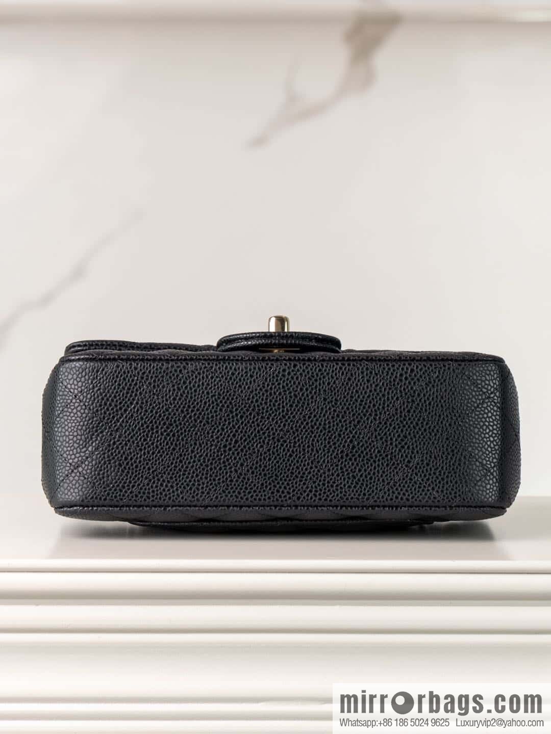 ℂ𝔽 𝗖𝗹𝗮𝘀𝘀𝗶𝗰 𝗙𝗹𝗮𝗽 | genuine leather litchi pattern black gold 🖤 A01116