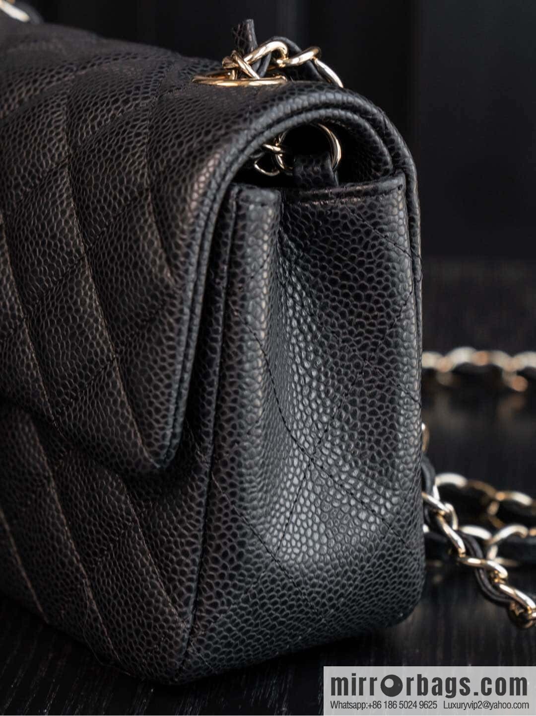 ℂ𝔽 𝗖𝗹𝗮𝘀𝘀𝗶𝗰 𝗙𝗹𝗮𝗽 | genuine leather litchi pattern black gold 🖤 A01116