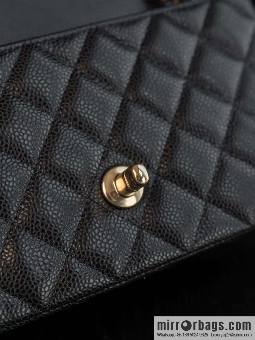 ℂ𝔽 𝗖𝗹𝗮𝘀𝘀𝗶𝗰 𝗙𝗹𝗮𝗽 | genuine leather litchi pattern black gold 🖤 A01116