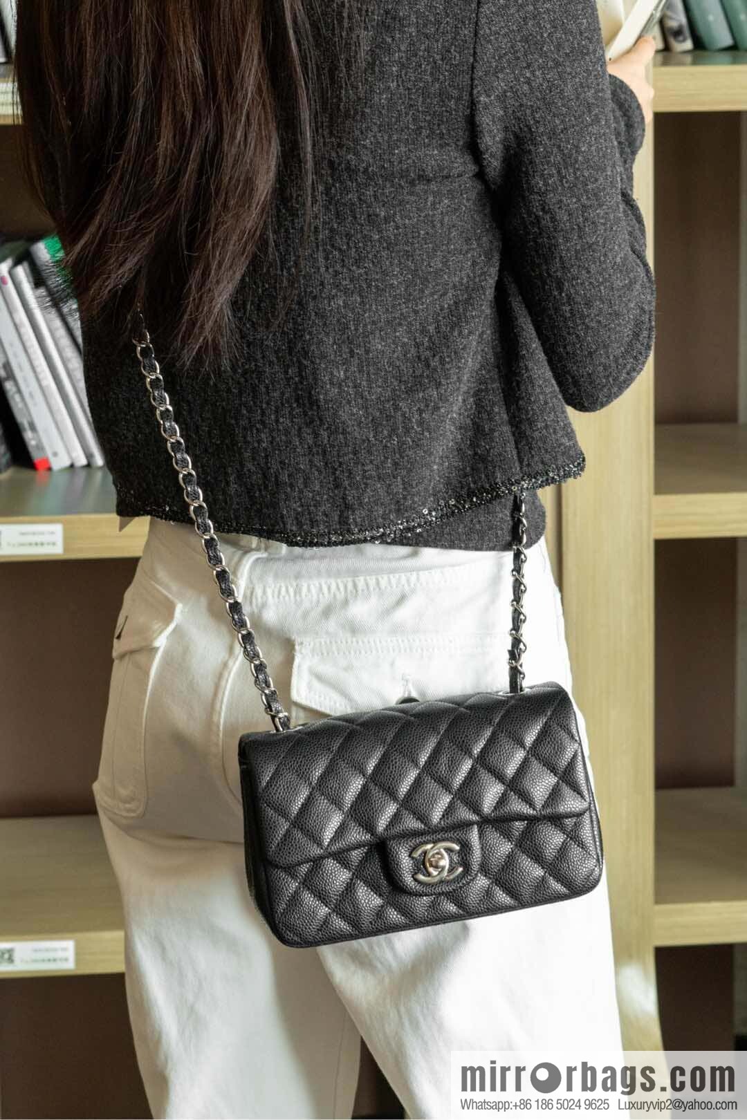 ℂ𝔽 𝗖𝗹𝗮𝘀𝘀𝗶𝗰 𝗙𝗹𝗮𝗽 | genuine leather litchi pattern black silver 🖤 A01116